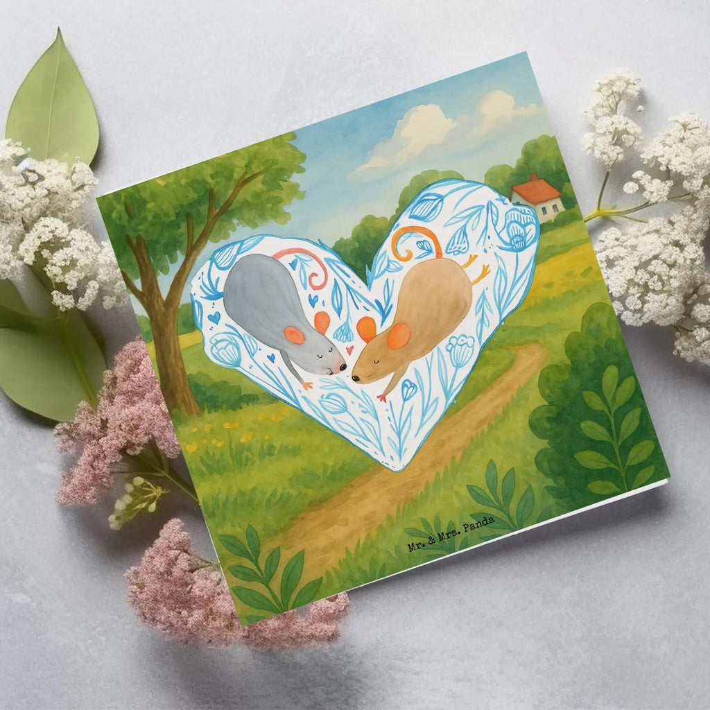 Deluxe Card Mice heart Design Karte, Grußkarte, Klappkarte, Einladungskarte, Glückwunschkarte, Hochzeitskarte, Geburtstagskarte, Hochwertige Grußkarte, Hochwertige Klappkarte, Liebe, Partner, Freund, Freundin, Ehemann, Ehefrau, Heiraten, Verlobung, Heiratsantrag, Liebesgeschenk, Jahrestag, Hocheitstag, Maus, Mäuse, Liebesbotschaft, Liebesbeweis, Hochzeit, Lieblingsmensch, Gemeinsamkeit, Love, Geschenk für zwei