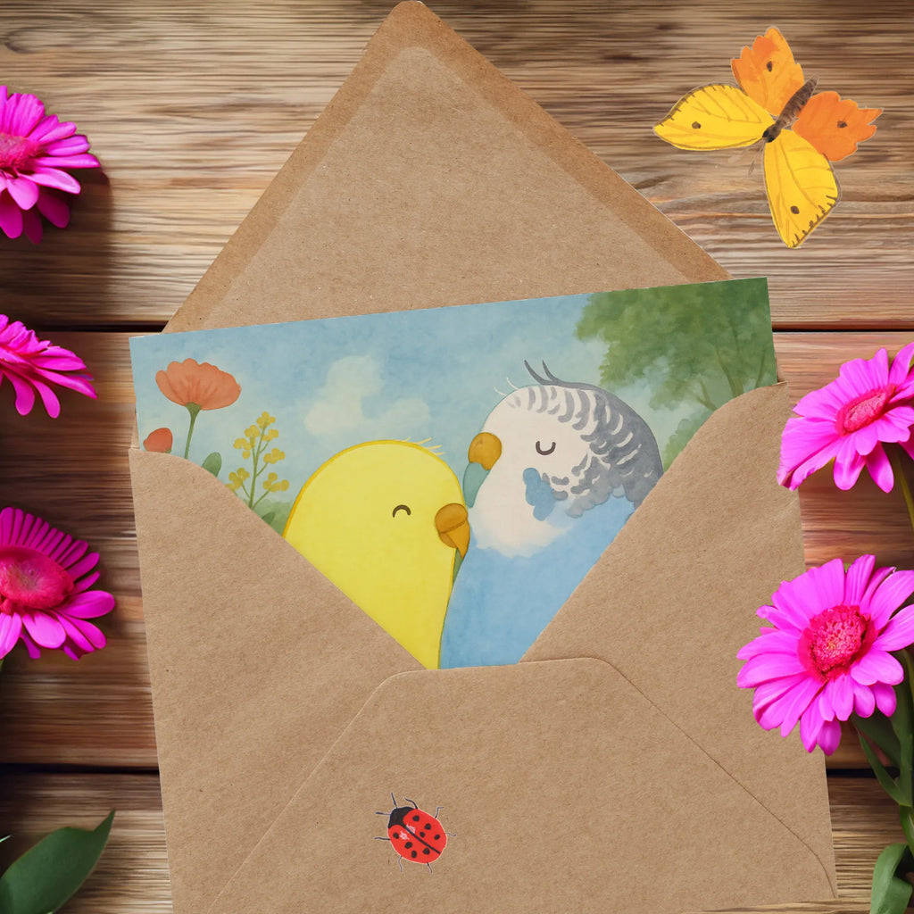 Deluxe Karte Wellensittich Liebe Design Karte, Grußkarte, Klappkarte, Einladungskarte, Glückwunschkarte, Hochzeitskarte, Geburtstagskarte, Hochwertige Grußkarte, Hochwertige Klappkarte, Liebe, Partner, Freund, Freundin, Ehemann, Ehefrau, Heiraten, Verlobung, Heiratsantrag, Liebesgeschenk, Jahrestag, Hocheitstag, Vögel, Wellensittich, Nähe, Kuscheln, Vertrauen