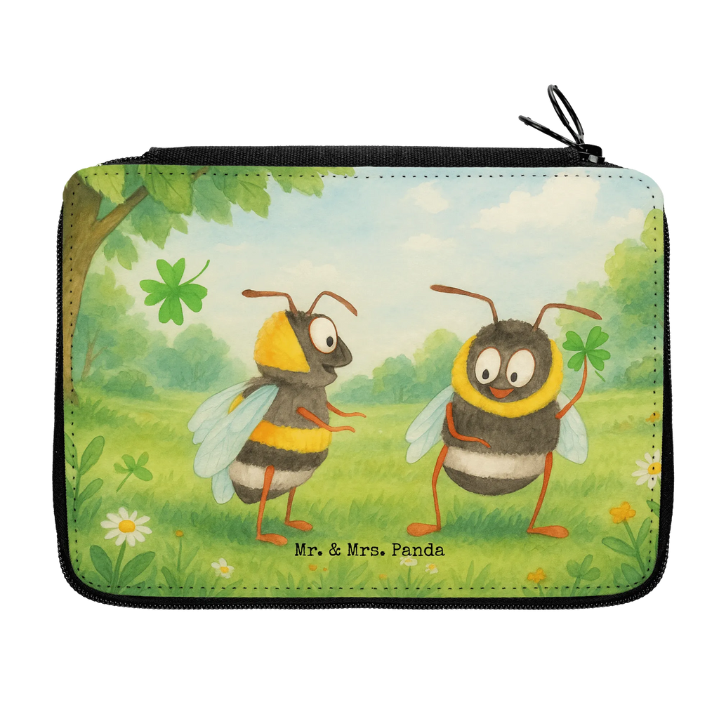 Leather folder bees Pair Design Büro Stifte Etui, Federmäppchen, Stifte Etui, Geschenk, Schülerin, Motiv, Kinder Federmappe, Federmäppchen bedruckt, Federmappe Einschulung, Grundschule, Kind, Schüler, Stifterolle, Bestückte Federmappe, Stiftetasche, Einschulung, Federmappe, Schule, Liebe, Partner, Freund, Freundin, Ehemann, Ehefrau, Heiraten, Verlobung, Heiratsantrag, Liebesgeschenk, Jahrestag, Hocheitstag, für Ehemann, für Männer, Schildkröten, Liebesbeweis, Geschenk für Partner, Hochzeitstag, Mitbringsel, Geschenk für Freundin, verliebte Schildkröten, Geschenk für Frauen, Valentinstag