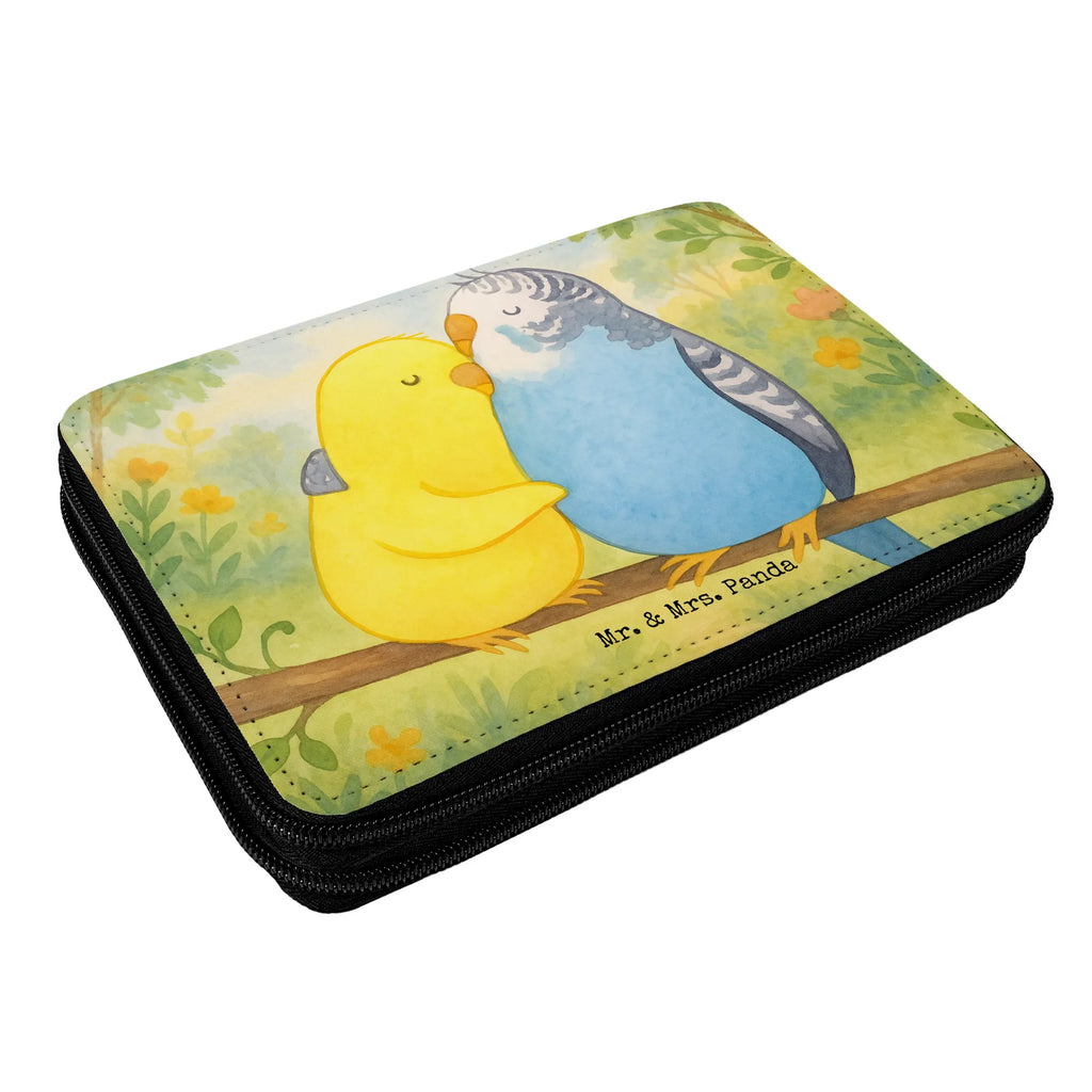 Leather folder Parakeets in love Design Bestückte Federmappe, Federmappe Einschulung, Stifte Etui, Grundschule, Kinder Federmappe, Schule, Büro Stifte Etui, Motiv, Federmäppchen, Federmäppchen bedruckt, Stiftetasche, Schüler, Federmappe, Geschenk, Einschulung, Schülerin, Stifterolle, Kind, Liebe, Partner, Freund, Freundin, Ehemann, Ehefrau, Heiraten, Verlobung, Heiratsantrag, Liebesgeschenk, Jahrestag, Hocheitstag, Vögel, Nähe, Kuscheln, Vertrauen, Wellensittich