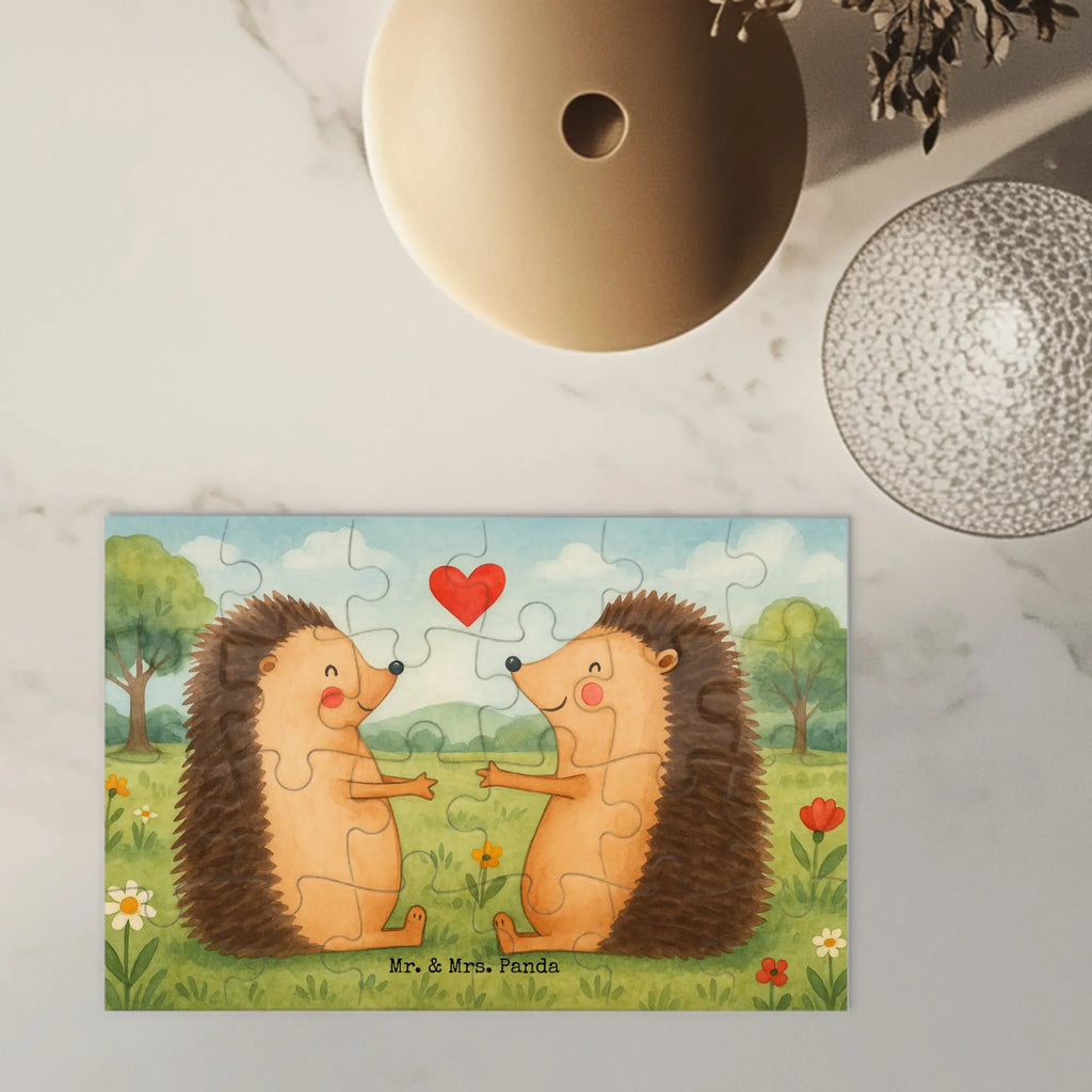Puzzle Hedgehogs in love Design Puzzle, Liebe, Partner, Freund, Freundin, Ehemann, Ehefrau, Heiraten, Verlobung, Heiratsantrag, Liebesgeschenk, Jahrestag, Hocheitstag, Verliebt, Geschenk, Liebesbeweis, Verlobt, Hochzeitstag, Igel, Verheiratet, Hochzeit