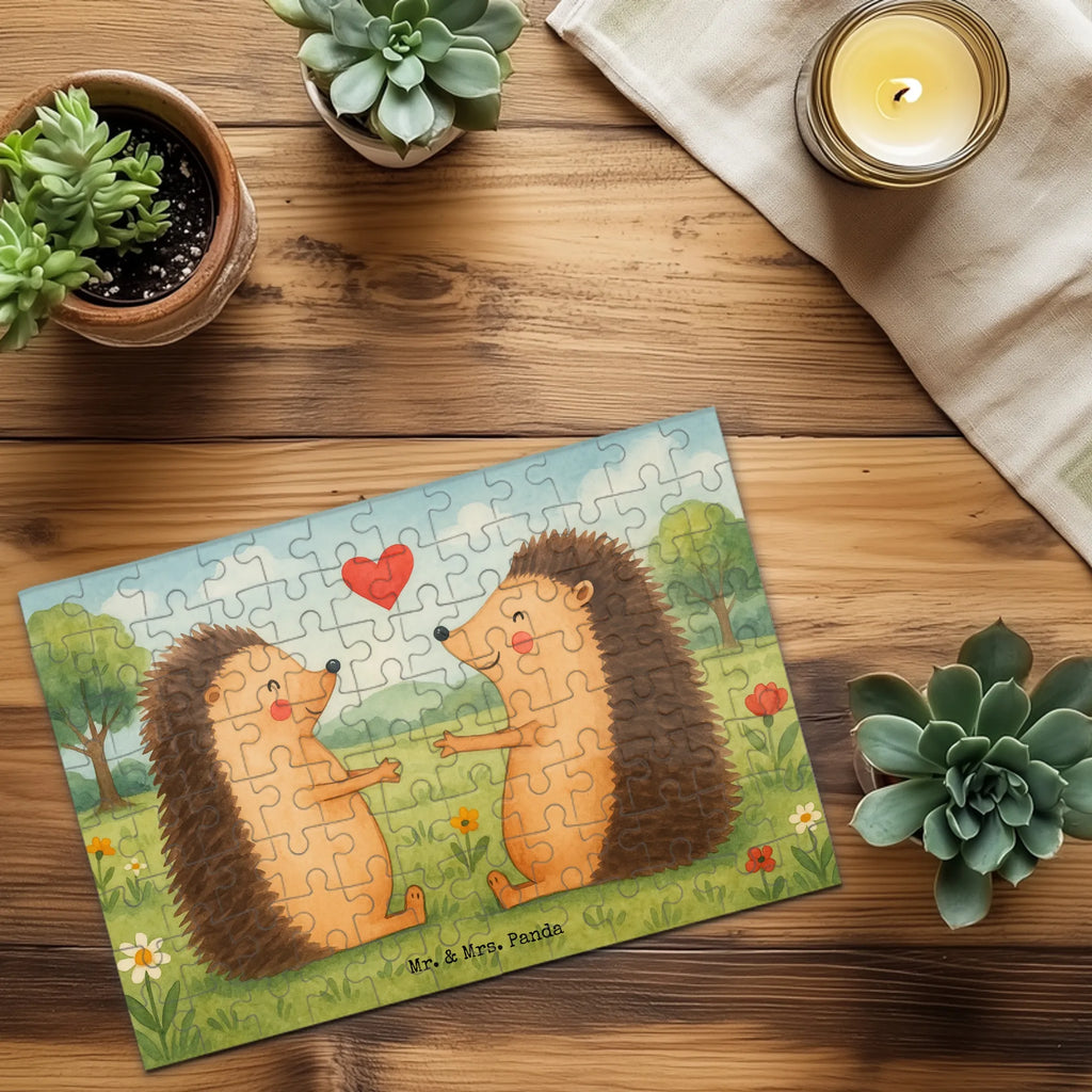 Puzzle Hedgehogs in love Design Puzzle, Liebe, Partner, Freund, Freundin, Ehemann, Ehefrau, Heiraten, Verlobung, Heiratsantrag, Liebesgeschenk, Jahrestag, Hocheitstag, Verliebt, Geschenk, Liebesbeweis, Verlobt, Hochzeitstag, Igel, Verheiratet, Hochzeit