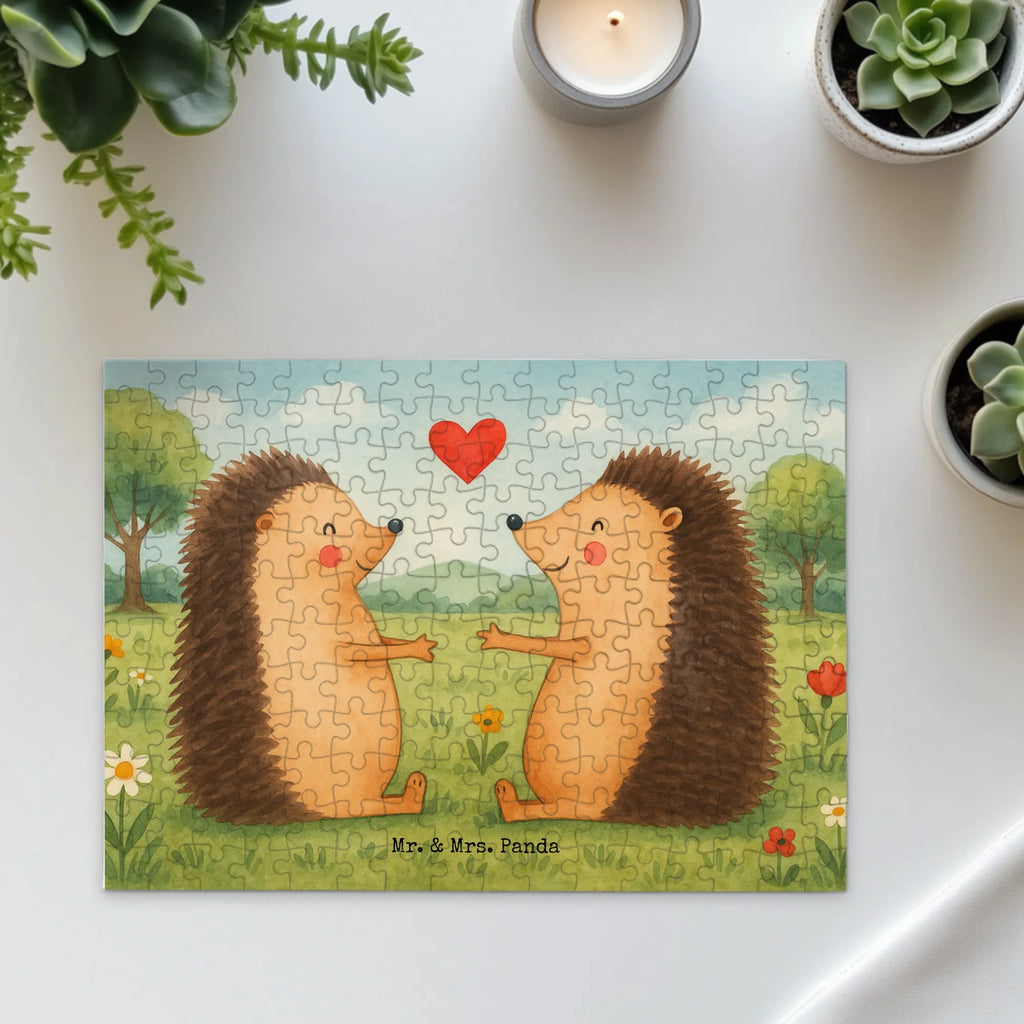 Puzzle Hedgehogs in love Design Puzzle, Liebe, Partner, Freund, Freundin, Ehemann, Ehefrau, Heiraten, Verlobung, Heiratsantrag, Liebesgeschenk, Jahrestag, Hocheitstag, Verliebt, Geschenk, Liebesbeweis, Verlobt, Hochzeitstag, Igel, Verheiratet, Hochzeit