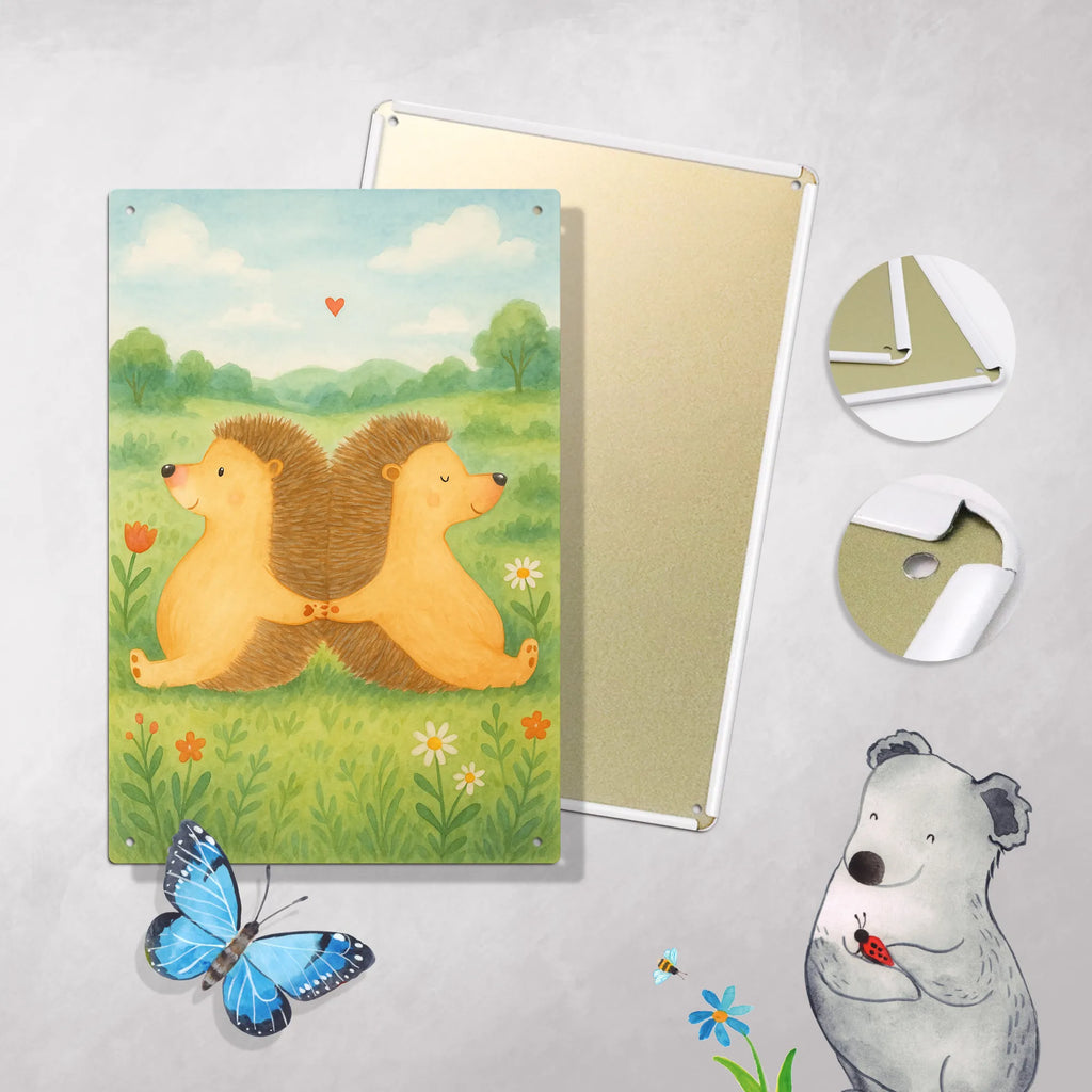 Malen nach Zahlen Metallschild Igel händchenhaltend Design Baseln, Kunstwerk, Bastelidee, Ausmalbild, Künstler, Malen nach Zahlen, Malen, Kreativität, DIY, Liebe, Partner, Freund, Freundin, Ehemann, Ehefrau, Heiraten, Verlobung, Heiratsantrag, Liebesgeschenk, Jahrestag, Hocheitstag, Gemeinsamkeit, Liebesbotschaft, Igel, Geschenk für zwei, Liebesbeweis, Lieblingsmensch, Hand in Hand, Love, Igelliebe, Hochzeit, große Liebe