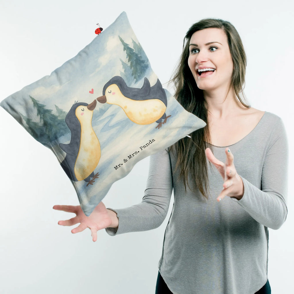 Cushion penguins kiss Design Kissenhülle, Kopfkissen, Sofakissen, Dekokissen, Motivkissen, sofakissen, sitzkissen, Kissen, Kissenbezüge, Kissenbezug 40x40, Kissen 40x40, Kissenhülle 40x40, Zierkissen, Couchkissen, Dekokissen Sofa, Sofakissen 40x40, Dekokissen 40x40, Kopfkissen 40x40, Kissen 40x40 Waschbar, Liebe, Partner, Freund, Freundin, Ehemann, Ehefrau, Heiraten, Verlobung, Heiratsantrag, Liebesgeschenk, Jahrestag, Hocheitstag, Valentinstag, Geschenk für Frauen, Hochzeitstag, Mitbringsel, Geschenk für Freundin, Geschenk für Partner, Liebesbeweis, für Männer, für Ehemann