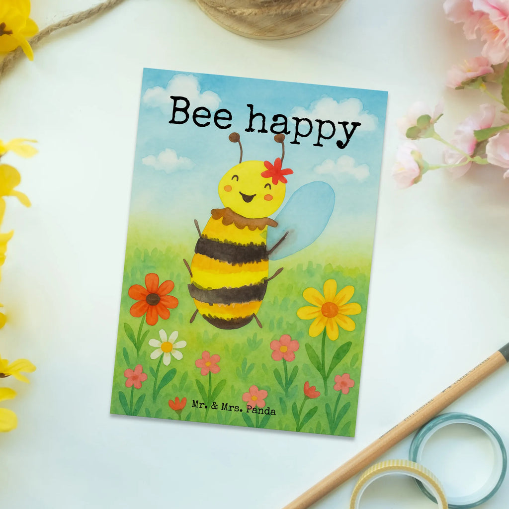 Postcard bee happy Design Postkarte, Karte, Geschenkkarte, Grußkarte, Einladung, Ansichtskarte, Geburtstagskarte, Einladungskarte, Dankeskarte, Ansichtskarten, Einladung Geburtstag, Einladungskarten Geburtstag, Biene, Wespe, Hummel