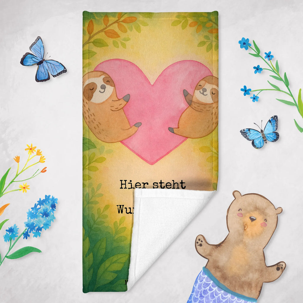 Personalisiertes Badehandtuch Faultiere Herz Design Duschtuch mit Namen, Saunatuch mit Namen, Badetuch mit Namen, Kinder Handtuch mit Namen, Personalisiertes Badetuch, Personalisiertes Handtuch, Strandtuch mit Namen, Liebe, Partner, Freund, Freundin, Ehemann, Ehefrau, Heiraten, Verlobung, Heiratsantrag, Liebesgeschenk, Jahrestag, Hocheitstag, Liebesbeweis, Valentinstag, Geschenk für Partner, Mitbringsel, Geschenk für Frauen, Geschenk für Freundin, für Ehemann, für Männer, Hochzeitstag