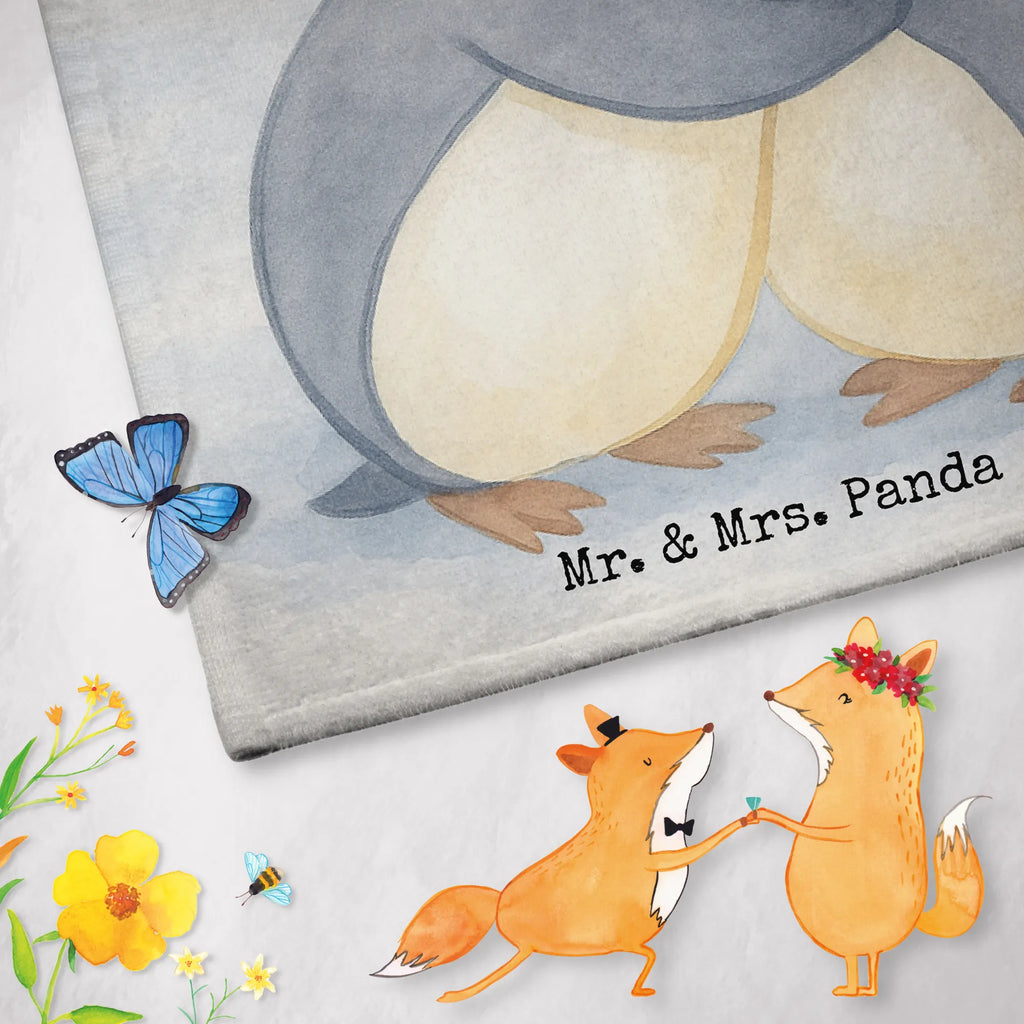 Personalized Bath Towel penguins Cuddle Design Personalisiertes Badetuch, Badetuch mit Namen, Personalisiertes Handtuch, Duschtuch mit Namen, Kinder Handtuch mit Namen, Saunatuch mit Namen, Strandtuch mit Namen, Liebe, Partner, Freund, Freundin, Ehemann, Ehefrau, Heiraten, Verlobung, Heiratsantrag, Liebesgeschenk, Jahrestag, Hocheitstag, Geschenk für Partner, für Männer, Liebesbeweis, Mitbringsel, Geschenk für Frauen, für Ehemann, Valentinstag, Geschenk für Freundin, Hochzeitstag