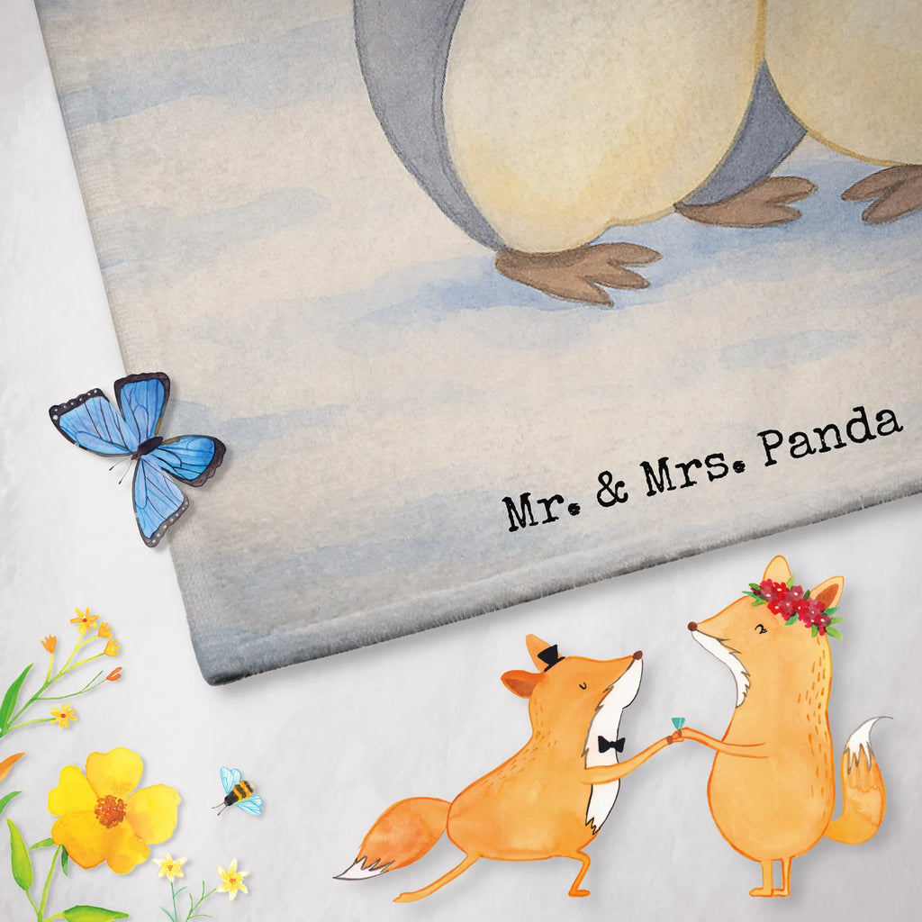 Personalized Bath Towel penguins Cuddle Design Kinder Handtuch mit Namen, Personalisiertes Badetuch, Duschtuch mit Namen, Strandtuch mit Namen, Personalisiertes Handtuch, Badetuch mit Namen, Saunatuch mit Namen, Liebe, Partner, Freund, Freundin, Ehemann, Ehefrau, Heiraten, Verlobung, Heiratsantrag, Liebesgeschenk, Jahrestag, Hocheitstag, für Ehemann, Geschenk für Freundin, Geschenk für Partner, Valentinstag, Liebesbeweis, für Männer, Hochzeitstag, Geschenk für Frauen, Mitbringsel