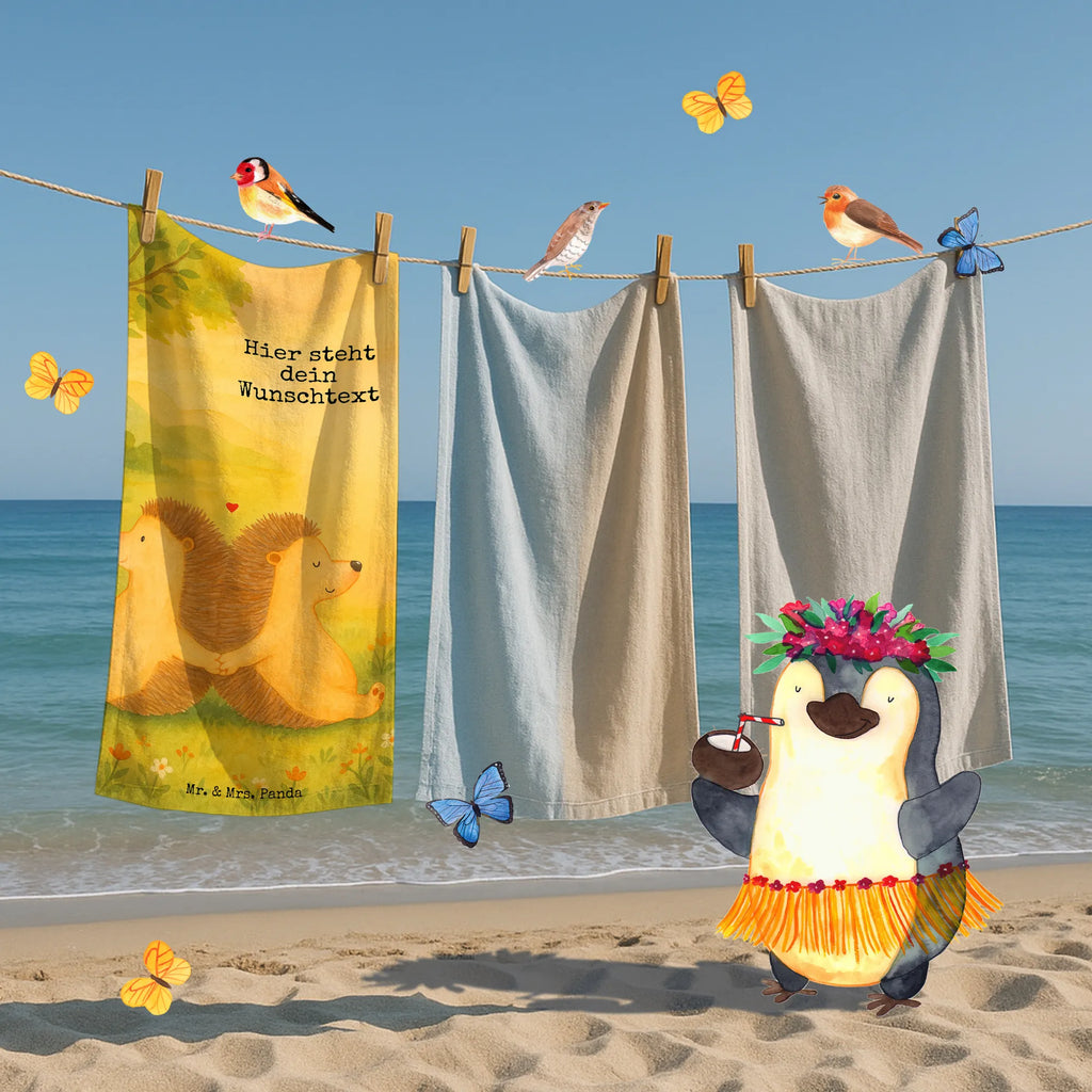 Personalized Bath Towel Hedgehogs holding hands Design Personalisiertes Badetuch, Personalisiertes Handtuch, Saunatuch mit Namen, Strandtuch mit Namen, Badetuch mit Namen, Duschtuch mit Namen, Kinder Handtuch mit Namen, Liebe, Partner, Freund, Freundin, Ehemann, Ehefrau, Heiraten, Verlobung, Heiratsantrag, Liebesgeschenk, Jahrestag, Hocheitstag, Geschenk für zwei, Lieblingsmensch, Liebesbeweis, Love, große Liebe, Hand in Hand, Liebesbotschaft, Igel, Gemeinsamkeit, Igelliebe, Hochzeit