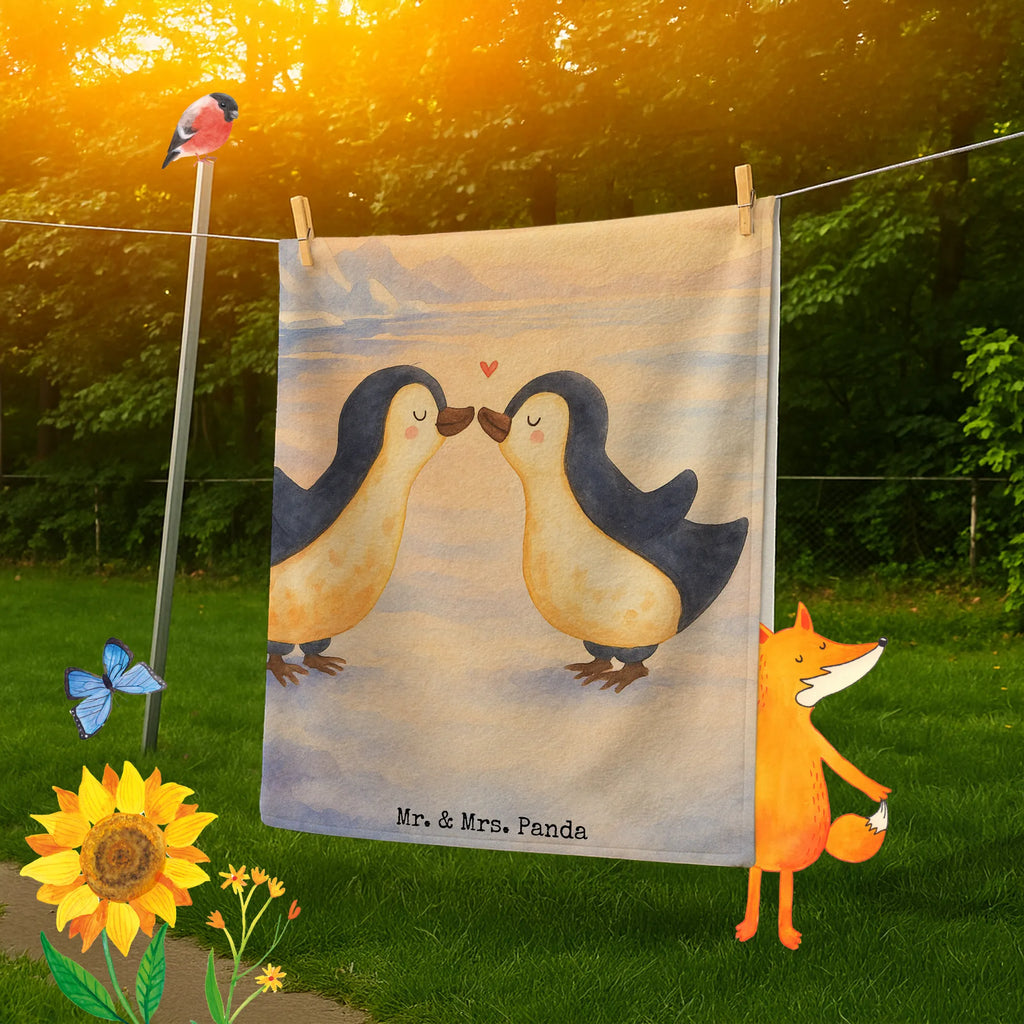 Personalized Bath Towel Penguins in love Design Strandtuch mit Namen, Saunatuch mit Namen, Duschtuch mit Namen, Kinder Handtuch mit Namen, Personalisiertes Badetuch, Personalisiertes Handtuch, Badetuch mit Namen, Liebe, Partner, Freund, Freundin, Ehemann, Ehefrau, Heiraten, Verlobung, Heiratsantrag, Liebesgeschenk, Jahrestag, Hocheitstag, Verlobter, Geschenkidee, Gastgeschenk, Verlobte, Pinguin, Liebesbeweis, Geschenk Hochzeitstag, Pinguinpaar, Love, Liebesspruch, Pinguin Paar, Pärchen. Liebespaar, Geschenk Freund, Hochzeitstag, Geschenk Freundin, Pinguine, Paar, Hochzeit, Pinguin Liebe