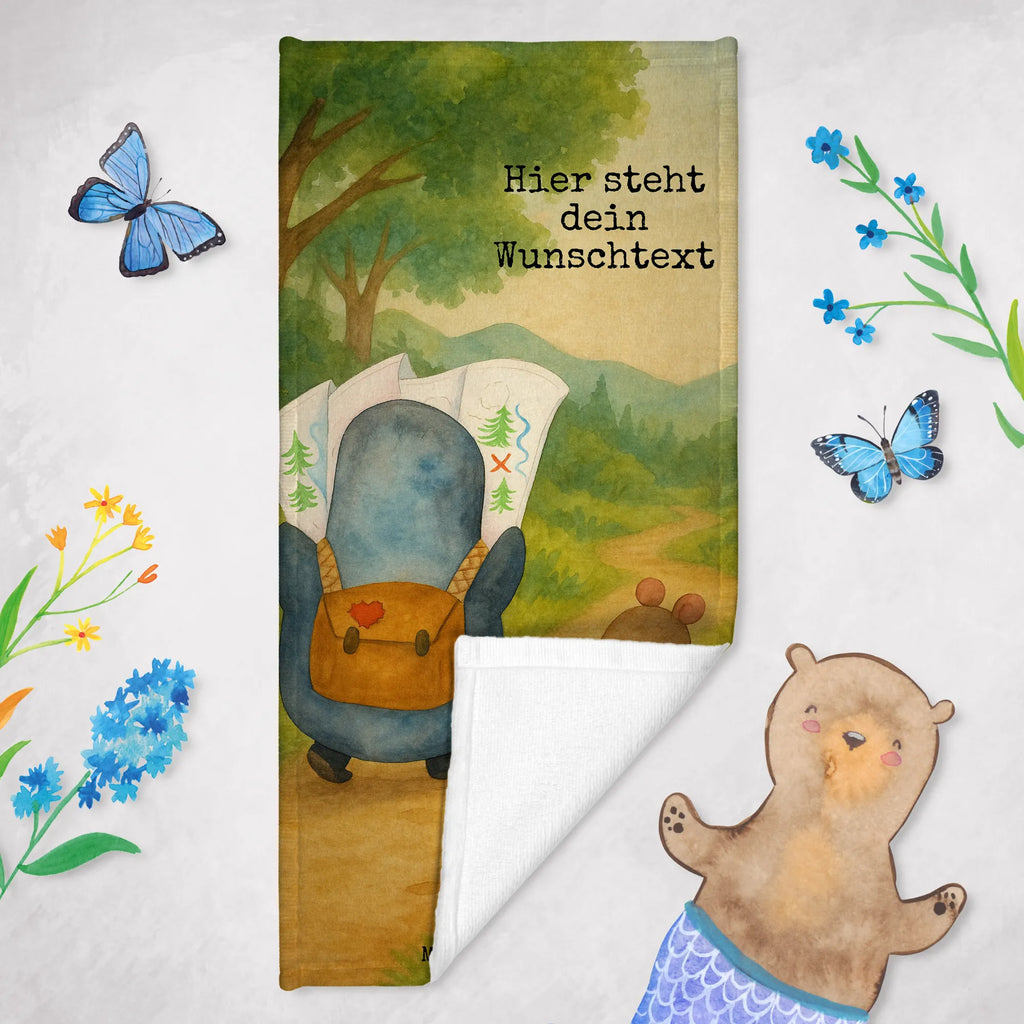 Personalized Bath Towel Penguin & Mouse Hiker Design Badetuch mit Namen, Saunatuch mit Namen, Personalisiertes Handtuch, Personalisiertes Badetuch, Strandtuch mit Namen, Kinder Handtuch mit Namen, Duschtuch mit Namen, Pinguin, Wanderlust, Pinguine, Roadtrip, Abenteuer, wandern, Abenteurer, Ausflug