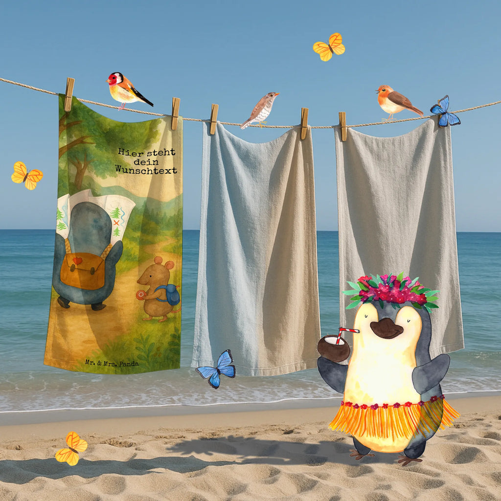 Personalized Bath Towel Penguin & Mouse Hiker Design Badetuch mit Namen, Saunatuch mit Namen, Personalisiertes Handtuch, Personalisiertes Badetuch, Strandtuch mit Namen, Kinder Handtuch mit Namen, Duschtuch mit Namen, Pinguin, Wanderlust, Pinguine, Roadtrip, Abenteuer, wandern, Abenteurer, Ausflug