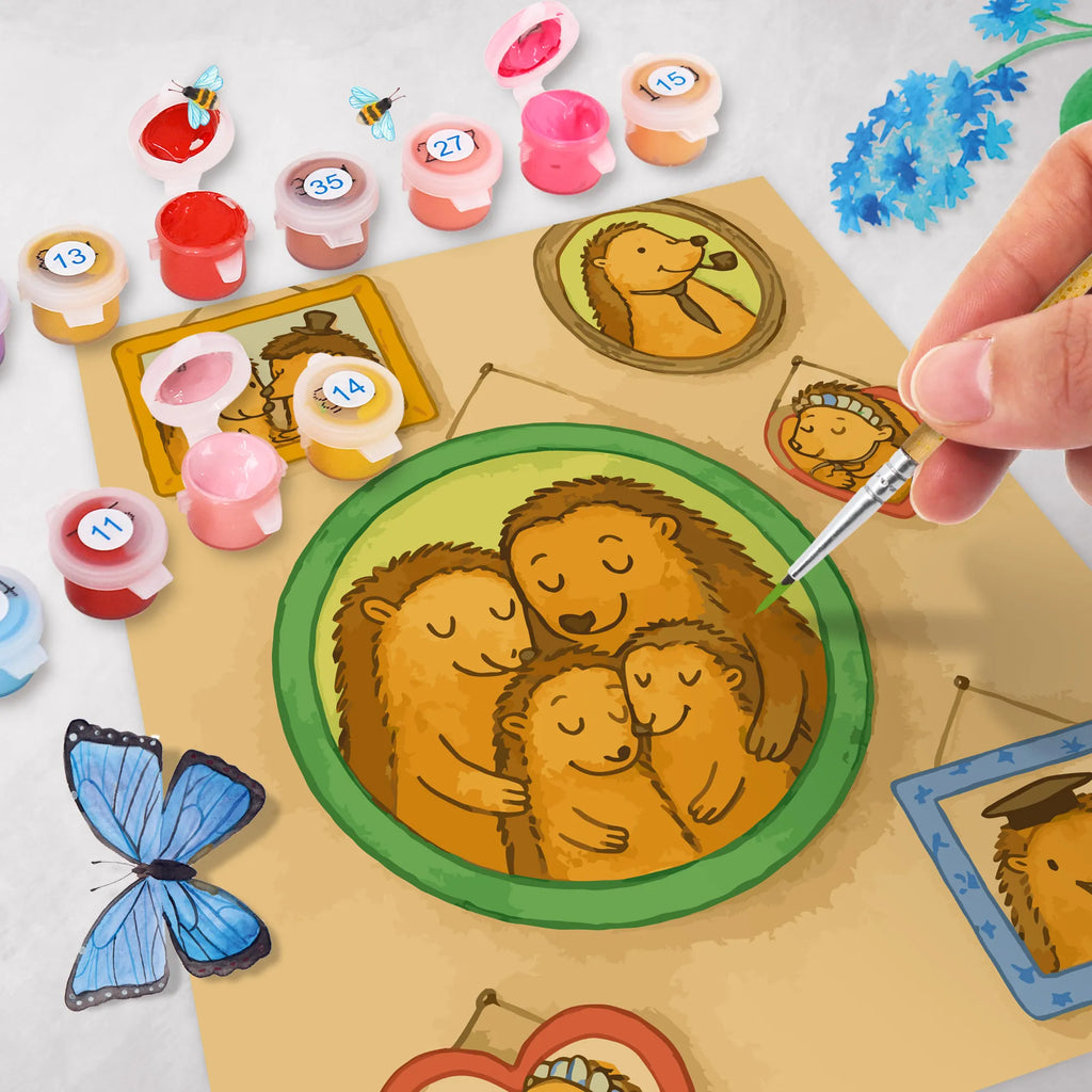 Malen nach Zahlen Igel Familie Design Malen, Malen nach Zahlen, DIY, Künstler, Baseln, Kreativität, Kunstwerk, Bastelidee, Ausmalbild, Familie, Vatertag, Muttertag, Bruder, Schwester, Mama, Papa, Oma, Opa, Glück, Zusammenhalt, Bilder, Igel, Liebe