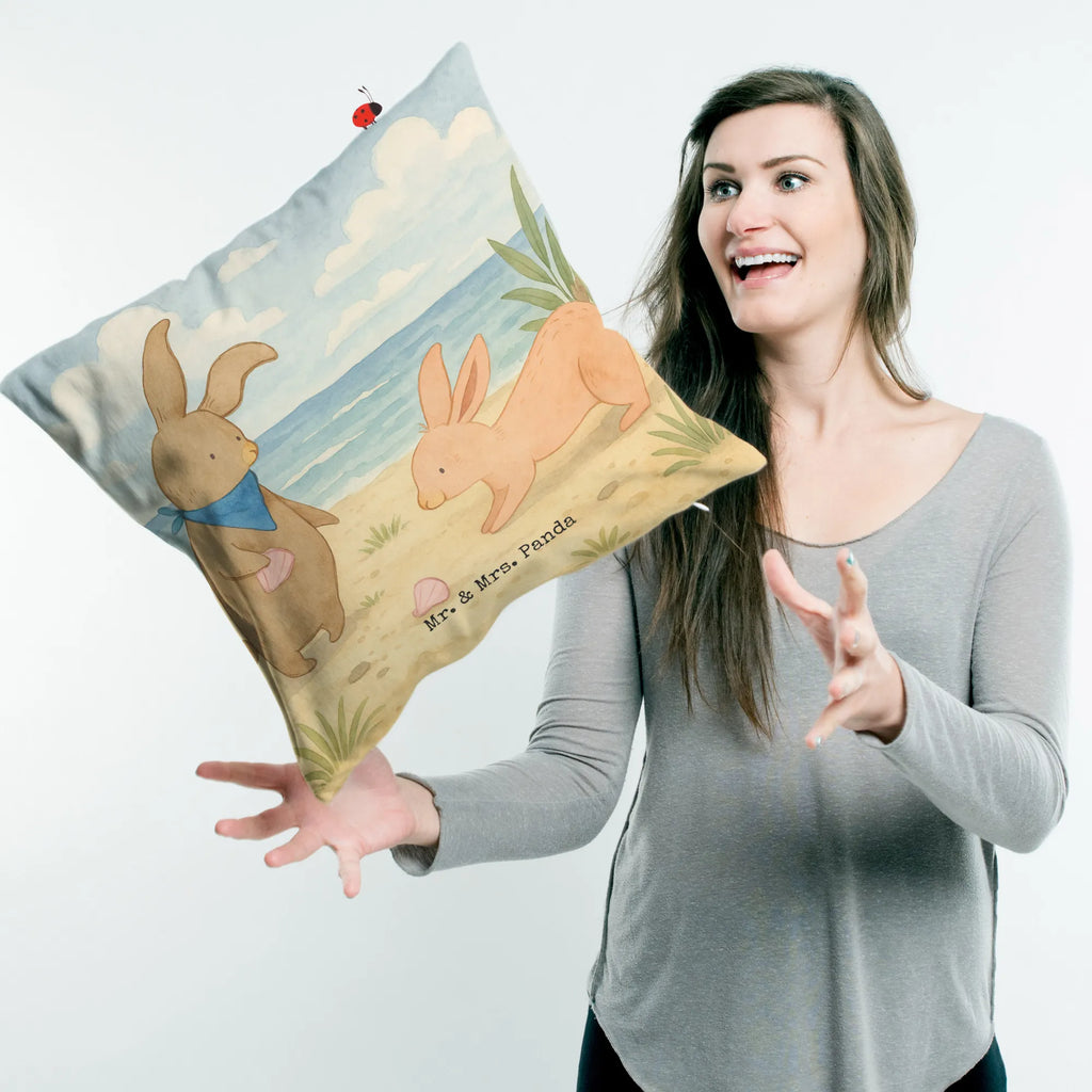 Cushion Bunnies with seashell Design Sofakissen, Couchkissen, Dekokissen, Kissen 40x40 Waschbar, Kopfkissen 40x40, Dekokissen Sofa, Motivkissen, Kopfkissen, Zierkissen, Kissenbezug 40x40, Sofakissen 40x40, sitzkissen, Kissen 40x40, Kissenbezüge, Dekokissen 40x40, Kissenhülle, sofakissen, Kissenhülle 40x40, Kissen, Familie, Vatertag, Muttertag, Bruder, Schwester, Mama, Papa, Oma, Opa, beste Freundin, Muscheln sammeln, Hasen, Freundinnen, best friends, Muscheln, BFF, Meer, Freundin