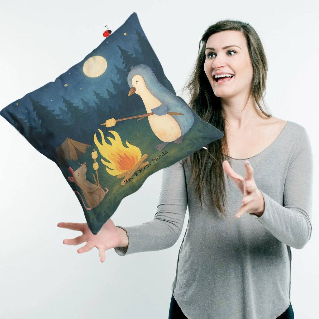 40x40 Kissen Pinguin Lagerfeuer Design Kissenhülle, Kopfkissen, Sofakissen, Dekokissen, Motivkissen, sofakissen, sitzkissen, Kissen, Kissenbezüge, Kissenbezug 40x40, Kissen 40x40, Kissenhülle 40x40, Zierkissen, Couchkissen, Dekokissen Sofa, Sofakissen 40x40, Dekokissen 40x40, Kopfkissen 40x40, Kissen 40x40 Waschbar, Pinguin, Maus, Pinguine, Lagerfeuer, Leben, Arbeit, Job, Motivation, Büro, Büroalltag, Lebensspruch, Lebensmotivation, Neustart, Liebe, grillen, Feuer, Marshmallows
