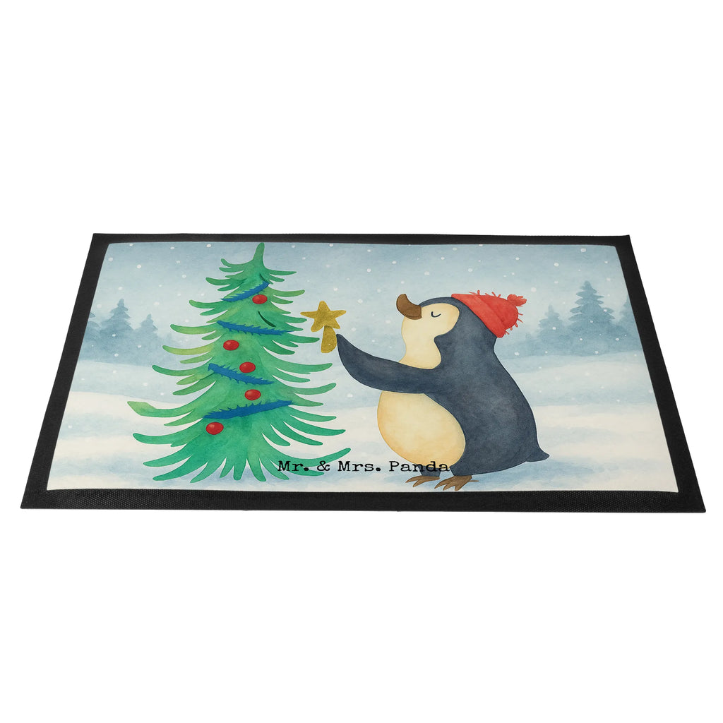 Doormat penguin Christmas tree Design Türvorleger, Schmutzmatte, Fußabtreter, Matte, Schmutzfänger, Fußabstreifer, Schmutzfangmatte, Türmatte, Motivfußmatte, Haustürmatte, Vorleger, Fussmatten, Fußmatten, Gummimatte, Fußmatte außen, Fußmatte innen, Fussmatten online, Gummi Matte, Sauberlaufmatte, Fußmatte waschbar, Fußmatte outdoor, Schmutzfangmatte waschbar, Eingangsteppich, Fußabstreifer außen, Fußabtreter außen, Schmutzfangteppich, Fußmatte außen wetterfest, Winter, Weihnachten, Weihnachtsdeko, Nikolaus, Advent, Heiligabend, Wintermotiv, Pinguin