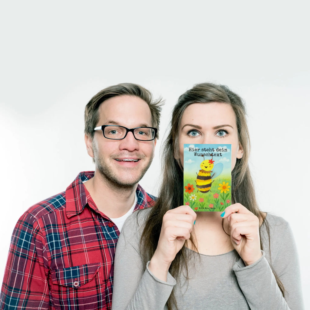 Personalised postcard bee happy Design Karte mit Namen, Geschenkkarte mit Namen, Einladung mit Namen, Geschenkkarte mit Wunschtext, Ansichtskarte mit Wunschtext, Postkarte mit Namen, Karte mit Wunschtext, Postkarte personalisierbar, Grußkarte mit Wunschtext, Ansichtskarte mit Namen, Postkarte bedrucken, Einladung mit Wunschtext, Postkarte mit Wunschtext, Grußkarte mit Namen, Biene, Wespe, Hummel