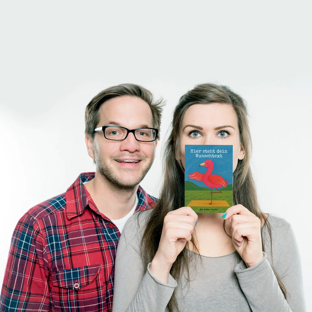 Personalisierte Postkarte Flamingo Yoga Design Karte mit Wunschtext, Karte mit Namen, Grußkarte mit Wunschtext, Ansichtskarte mit Wunschtext, Ansichtskarte mit Namen, Postkarte mit Wunschtext, Postkarte personalisierbar, Einladung mit Namen, Einladung mit Wunschtext, Geschenkkarte mit Namen, Postkarte bedrucken, Geschenkkarte mit Wunschtext, Grußkarte mit Namen, Postkarte mit Namen, Flamingo, Achtsamkeit, Ärger, Vogel, Aufregen, Yoga-Übung, Yoga, Tiefenentspannung, Entspannung, Namaste