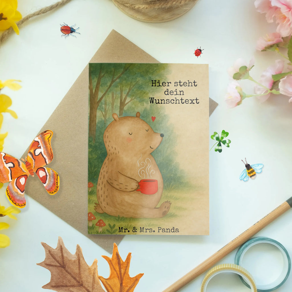 Personalisierte Grußkarte Bär Kaffee Design Grußkarte selber drucken, Grußkarte als Geldgeschenk, Personalisiertere Klappkarte, Personalisierte Einladungskarte, Grußkarte mit Namen, Grußkarte selbst gestalten, Grußkarte mit persönlichen Nachrichten, Personalisierte Karte, Grußkarten personalisiert, Personalisierte Hochzeitskarte, Personalisierte Geburtstagskarte, Personalisierte Glückwunschkarte, Personalisierte Grußkarte, Bär, Teddy, Teddybär, Welt erobern, Morgenroutine, guten Morgen, Motivation, Coffee, Welt retten, Bären, Kaffee