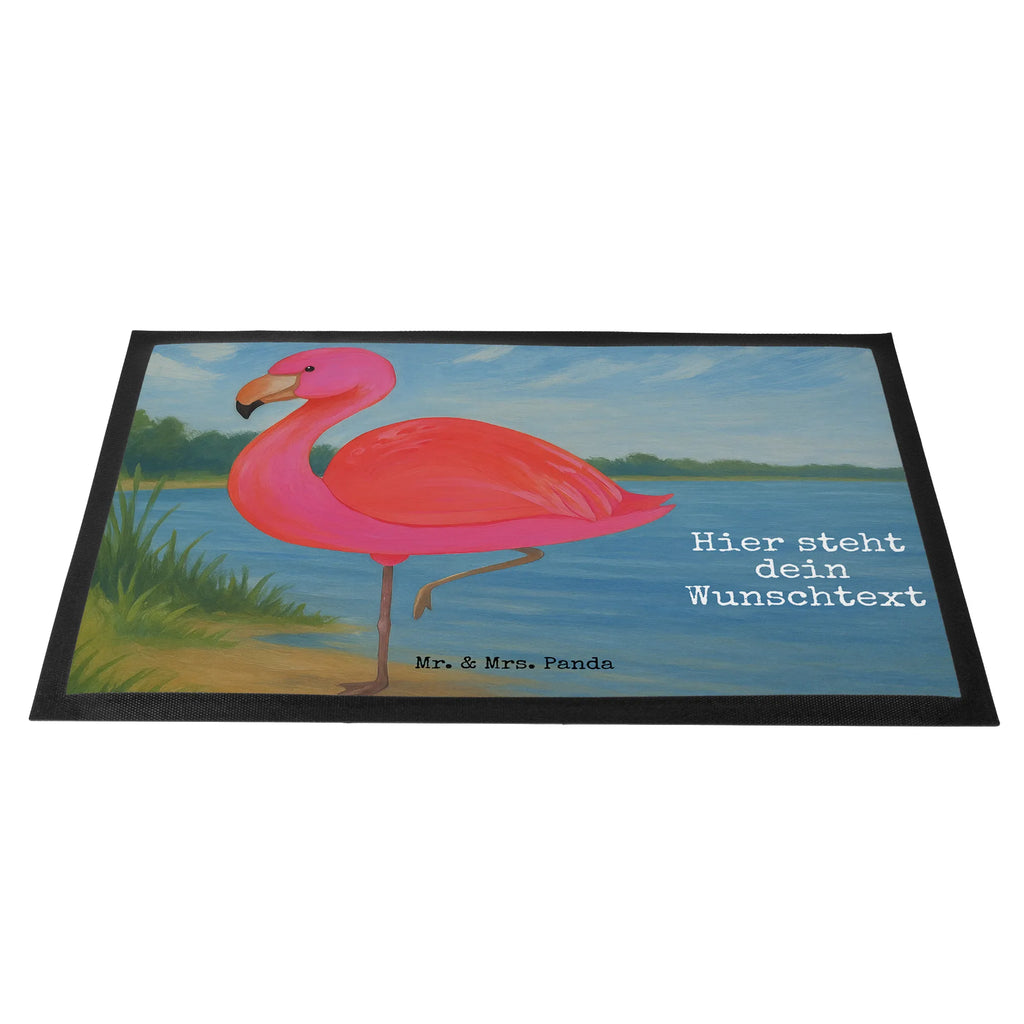 Personalisierte Fußmatte Flamingo Classic Design Haustürmatte personalisiert, Personalisiert, Namensfussmatte, Türvorleger mit Namen, Wunschnamen, Türvorleger personalisiert, Personalisierte Fußmatte, Fußmatte bedrucken, Personalisieruung, Bedrucken, Fußmatte mit Namen, Flamingo, Freundin, für mich, Spruch, Außenseiter, Selbstliebe, Sohn, Geschwister, ich, Stolz, Tochter, Freundinnen, Einzigartig
