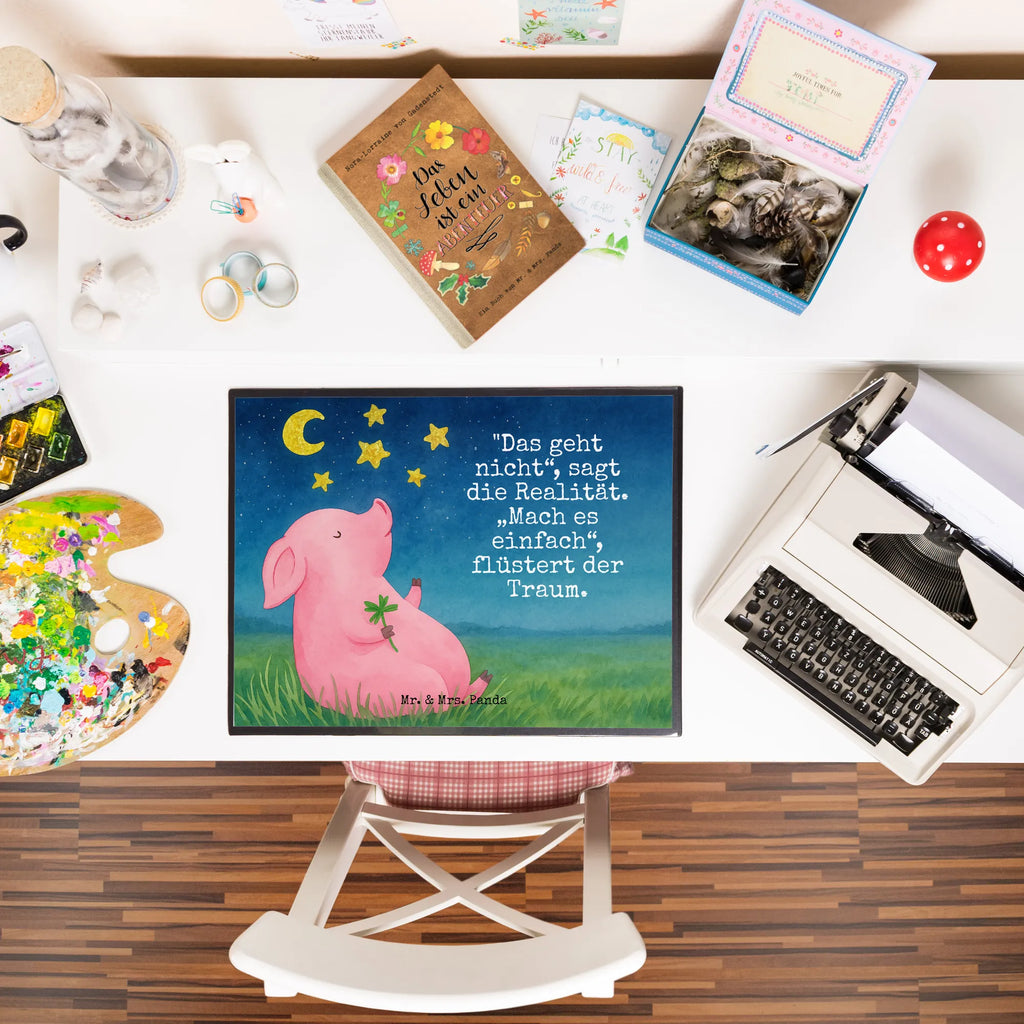 Schreibtischunterlage Schwein Glück Design Schreibwaren, Bürobedarf, Schreibtisch Unterlagen, Schreibtischunterlage Groß, Schreibunterlage, Schreibtischauflage, Büroartikel, Tiermotive, Gute Laune, lustige Sprüche, Tiere, Motivation, Glücksbringer, Träume, Sterne, Schweinchen, Sernchen, Glücksschwein. Glück, Schwein, Ziele
