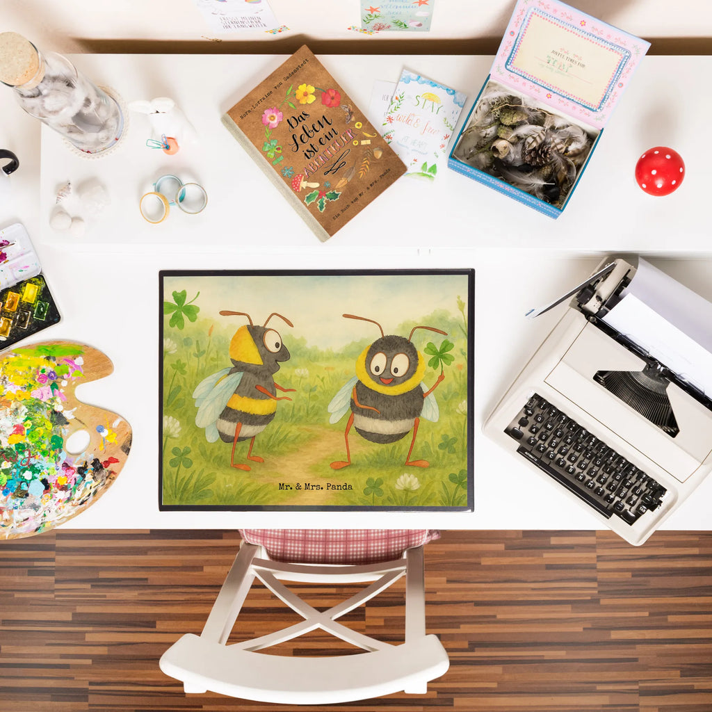 Desk pad bumblebees shamrock Design Schreibunterlage, Schreibtischauflage, Bürobedarf, Büroartikel, Schreibwaren, Schreibtisch Unterlagen, Schreibtischunterlage Groß, Tiermotive, Gute Laune, lustige Sprüche, Tiere, Hummel, Biene, Spruch positiv, Biene Deko, Spruch schön, glücklich sein, glücklich werden, Spruch fröhlich