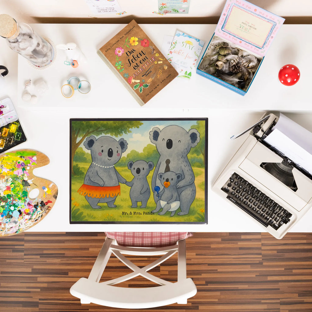 Schreibtischunterlage Koala Familie Design Schreibtischauflage, Schreibwaren, Schreibunterlage, Büroartikel, Bürobedarf, Schreibtisch Unterlagen, Schreibtischunterlage Groß, Familie, Vatertag, Muttertag, Bruder, Schwester, Mama, Papa, Oma, Opa, Kinder, Koala, Koalas, Family, Geschwister, Familienleben