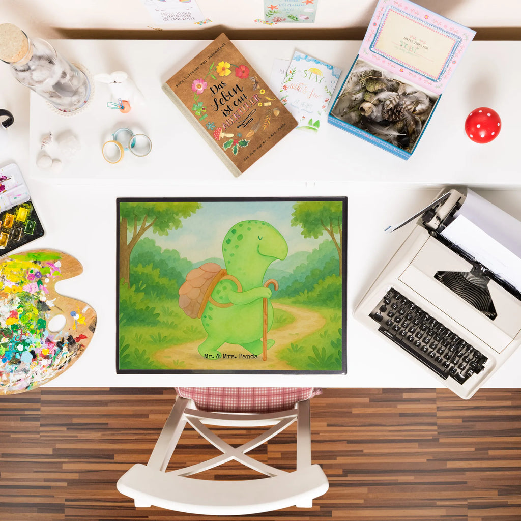 Desk pad tortoise walker Design Schreibunterlage, Schreibtischauflage, Bürobedarf, Büroartikel, Schreibwaren, Schreibtisch Unterlagen, Schreibtischunterlage Groß, Schildkröte, Schildkröten, Motivation, Motivationsspruch, Motivationssprüche, Neuanfang