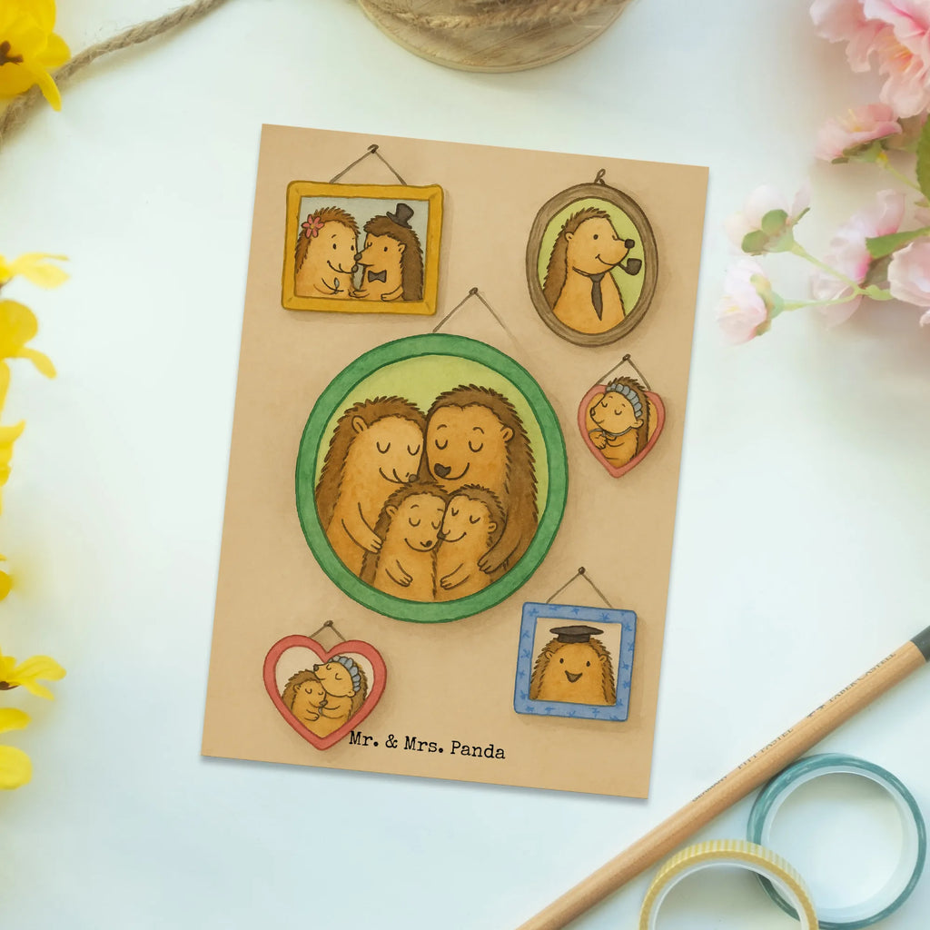 Postkarte Igel Familie Design Einladungskarte, Postkarte, Ansichtskarten, Karte, Einladung Geburtstag, Einladung, Einladungskarten Geburtstag, Geschenkkarte, Grußkarte, Ansichtskarte, Geburtstagskarte, Dankeskarte, Familie, Vatertag, Muttertag, Bruder, Schwester, Mama, Papa, Oma, Opa, Igel, Bilder, Liebe, Zusammenhalt, Glück