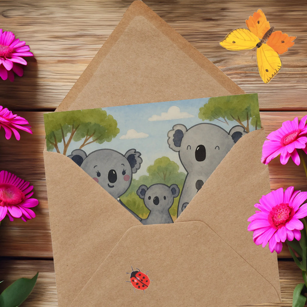Deluxe Karte Koala Familie Design Karte, Grußkarte, Klappkarte, Einladungskarte, Glückwunschkarte, Hochzeitskarte, Geburtstagskarte, Hochwertige Grußkarte, Hochwertige Klappkarte, Familie, Vatertag, Muttertag, Bruder, Schwester, Mama, Papa, Oma, Opa, Koala, Koalas, Family, Kinder, Geschwister, Familienleben