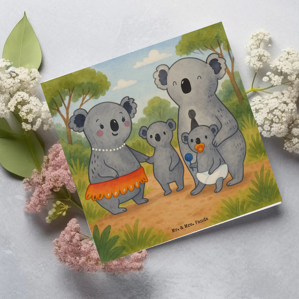 Deluxe Karte Koala Familie Design Karte, Grußkarte, Klappkarte, Einladungskarte, Glückwunschkarte, Hochzeitskarte, Geburtstagskarte, Hochwertige Grußkarte, Hochwertige Klappkarte, Familie, Vatertag, Muttertag, Bruder, Schwester, Mama, Papa, Oma, Opa, Koala, Koalas, Family, Kinder, Geschwister, Familienleben