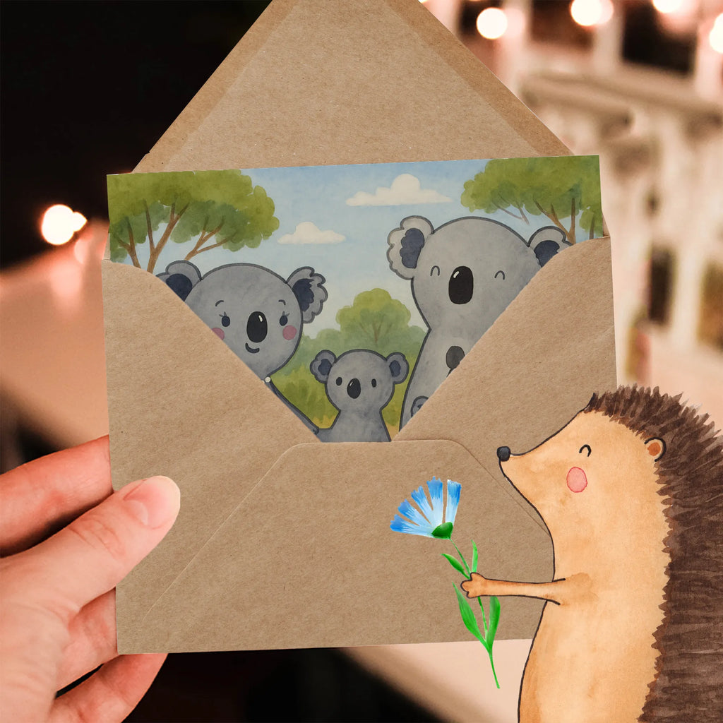 Deluxe Karte Koala Familie Design Karte, Grußkarte, Klappkarte, Einladungskarte, Glückwunschkarte, Hochzeitskarte, Geburtstagskarte, Hochwertige Grußkarte, Hochwertige Klappkarte, Familie, Vatertag, Muttertag, Bruder, Schwester, Mama, Papa, Oma, Opa, Koala, Koalas, Family, Kinder, Geschwister, Familienleben
