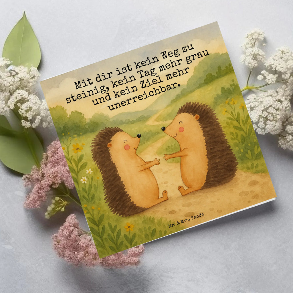 Deluxe Card Hedgehogs in love Design Karte, Grußkarte, Klappkarte, Einladungskarte, Glückwunschkarte, Hochzeitskarte, Geburtstagskarte, Hochwertige Grußkarte, Hochwertige Klappkarte, Liebe, Partner, Freund, Freundin, Ehemann, Ehefrau, Heiraten, Verlobung, Heiratsantrag, Liebesgeschenk, Jahrestag, Hocheitstag, Verliebt, Verlobt, Verheiratet, Geschenk, Liebesbeweis, Hochzeitstag, Hochzeit, Igel