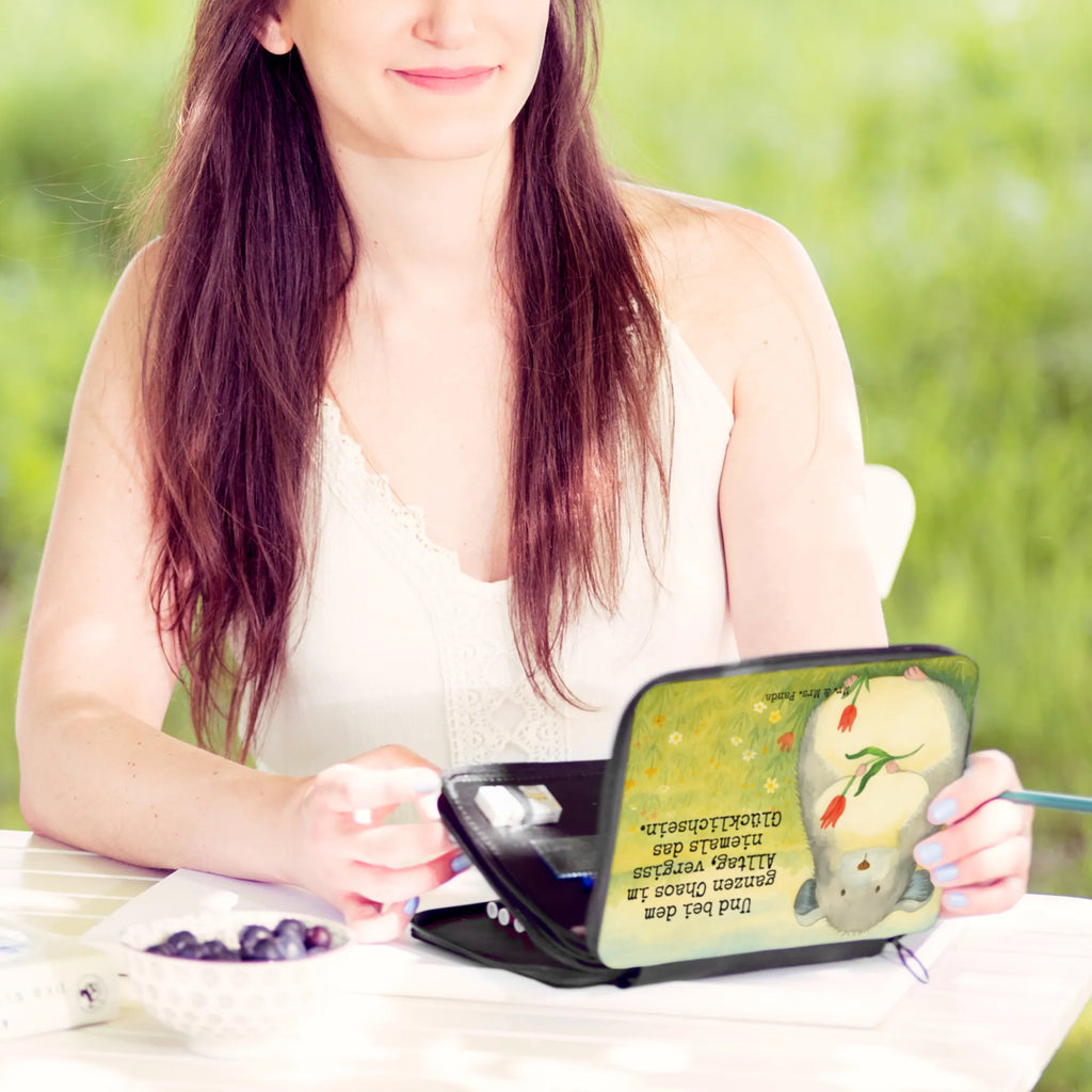 Leather folder chinchilla flower Design Stifterolle, Kinder Federmappe, Schüler, Einschulung, Stifte Etui, Federmappe Einschulung, Geschenk, Federmappe, Motiv, Kind, Stiftetasche, Bestückte Federmappe, Büro Stifte Etui, Federmäppchen, Schule, Schülerin, Grundschule, Federmäppchen bedruckt, Tiermotive, Gute Laune, lustige Sprüche, Tiere, Kummer, traurig sein, Chinchilla, Liebeskummer, Büro, Büroalltag, Chinchillas, Depressionen, Chaos, Glücklichsein