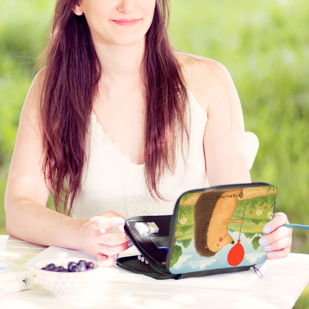 Leather folder Hedgehog balloon Design Federmappe, Stifte Etui, Federmäppchen, Stiftetasche, lustige Sprüche, Tiere, Tiermotive, Gute Laune, Geburtstag, Glückwunsch, Herzlichen Glückwunsch, Igel, Ballon, Geburtstagskind, Happy Birthday