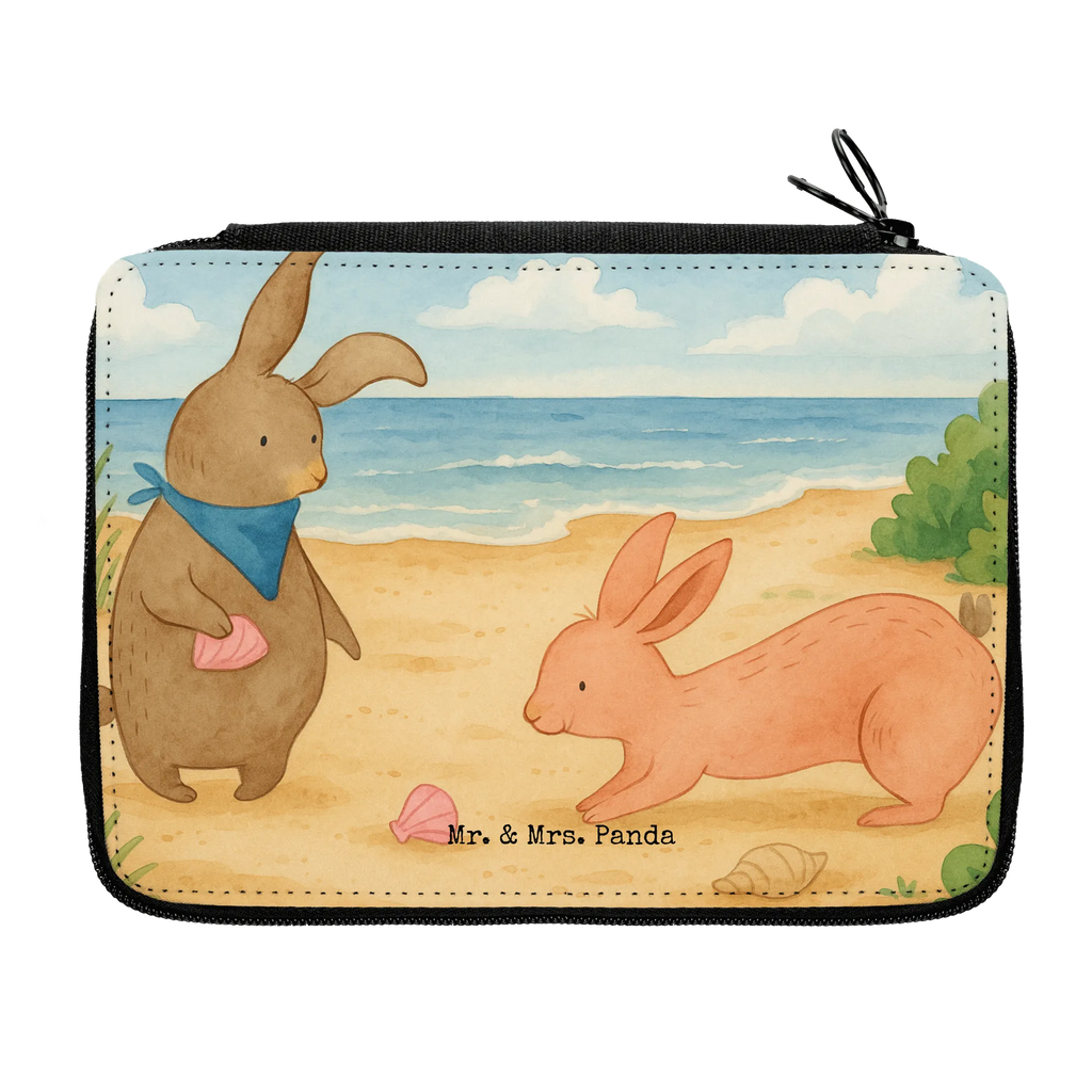 Leather folder Bunnies with seashell Design Stiftetasche, Grundschule, Schule, Schülerin, Federmäppchen, Federmappe Einschulung, Federmäppchen bedruckt, Büro Stifte Etui, Kind, Bestückte Federmappe, Schüler, Federmappe, Motiv, Stifte Etui, Kinder Federmappe, Stifterolle, Geschenk, Einschulung, Familie, Vatertag, Muttertag, Bruder, Schwester, Mama, Papa, Oma, Opa, BFF, beste Freundin, Muscheln sammeln, Freundinnen, Hasen, Muscheln, best friends, Meer, Freundin