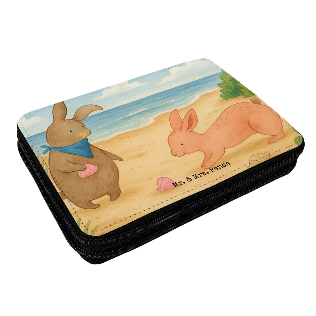 Leather folder Bunnies with seashell Design Stiftetasche, Grundschule, Schule, Schülerin, Federmäppchen, Federmappe Einschulung, Federmäppchen bedruckt, Büro Stifte Etui, Kind, Bestückte Federmappe, Schüler, Federmappe, Motiv, Stifte Etui, Kinder Federmappe, Stifterolle, Geschenk, Einschulung, Familie, Vatertag, Muttertag, Bruder, Schwester, Mama, Papa, Oma, Opa, BFF, beste Freundin, Muscheln sammeln, Freundinnen, Hasen, Muscheln, best friends, Meer, Freundin