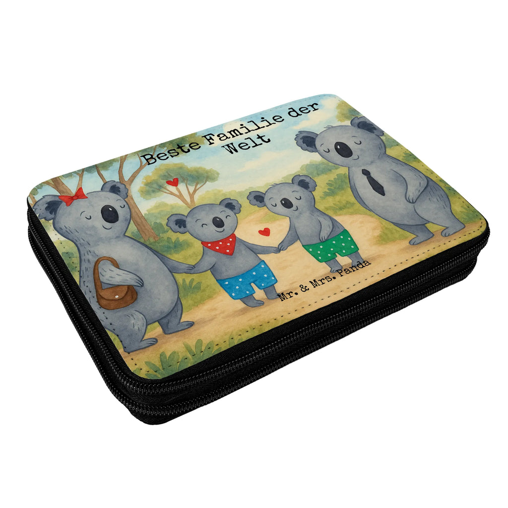 Leather folder Koala family with two kids Design Motiv, Einschulung, Federmäppchen bedruckt, Büro Stifte Etui, Federmappe Einschulung, Stifte Etui, Grundschule, Federmappe, Schülerin, Federmäppchen, Kinder Federmappe, Schule, Stiftetasche, Bestückte Federmappe, Geschenk, Kind, Schüler, Stifterolle, Familie, Vatertag, Muttertag, Bruder, Schwester, Mama, Papa, Oma, Opa, Koalafamilie, Familienleben, Koala, Lieblingsfamilie, Koalabär, beste Familie, Familienzeit