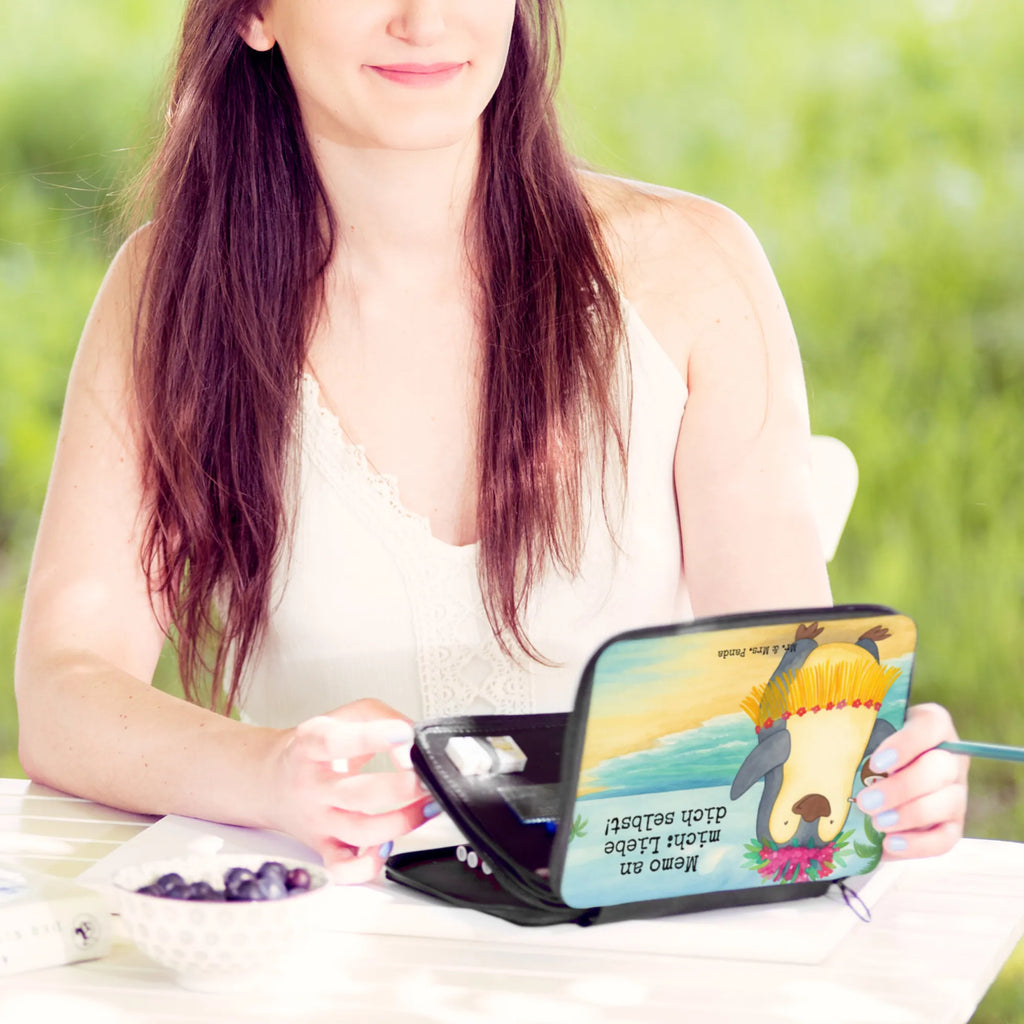 Leather folder Penguin coconut Design Federmappe, Stiftetasche, Stifte Etui, Schule, Einschulung, Geschenk, Kind, Schüler, Schülerin, Stifterolle, Federmäppchen, Motiv, Grundschule, Federmäppchen bedruckt, Büro Stifte Etui, Bestückte Federmappe, Kinder Federmappe, Federmappe Einschulung, Pinguin, Aloha, Hawaii, Urlaub, Kokosnuss, Pinguine