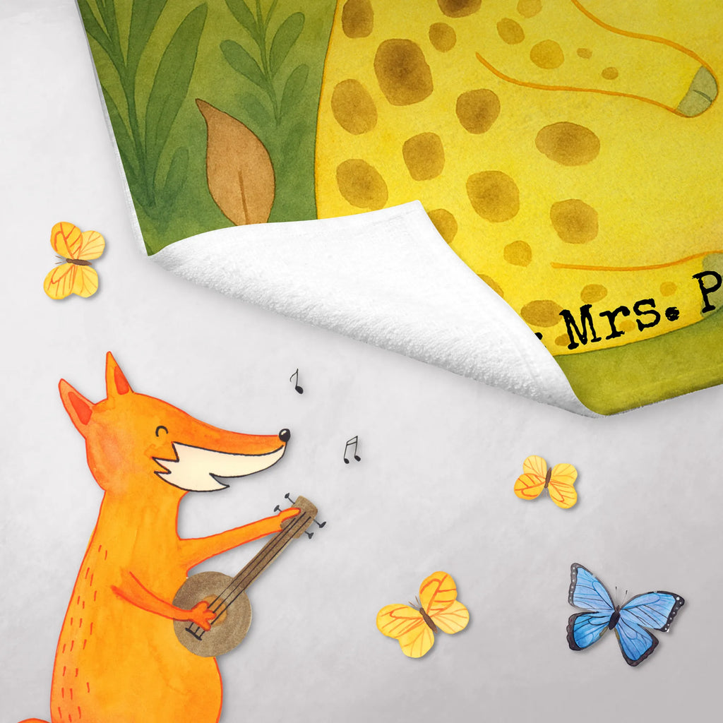 Guest towel giraffe Satisfied Design Gästehandtuch Mit Muster, Gästehandtuch Badezimmer, Gästehandtuch Grau, Gästehandtuch Saugfähig, Gästehandtuch Waschbar, Gästehandtuch Schwarz, Handtuch Gästeformat, Handtuch Für Gäste-WC, Gästehandtuch Strapazierfähig, Gästehandtuch Bio Baumwolle, Gästehandtuch Nachhaltig, Waschhandtuch, Gästehandtuch Pflegeleicht, Gästehandtuch Für Hotels, Gästehandtücher, Handtuch Für Toilette, Handtuch Klein, Gästehandtuch Bunt, Gästehandtuch Klassisch, Gäste-Tuch, Gästehandtuch, Gästehandtuch Schnell Trocknend, Gästehandtuch Modern, Handtuch Für Gäste, Gästehandtuch Hochwertig, Gästehandtuch Set, Gästehandtuch Beige, Gästehandtuch Mit Bordüre, Kleines Handtuch, Gästehandtuch Baumwolle, Gästehandtuch Ökologisch, Gästehandtuch Weich, Gästehandtuch Weiß, Handtuch Gästezimmer, Gästehandtuch 30x50, Gästehandtuch Bad, Afrika, Wildtiere, Zufrieden, Glück, Giraffe, Abenteuer