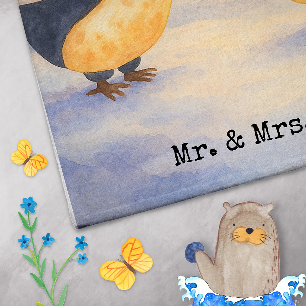 Personalisiertes Gästehandtuch Pinguin Liebe Design Gästehandtuch Mit Muster Und Name, Gäste-Tuch Mit Wunschtext, Handtuch Gästezimmer Mit Namen, Gästehandtuch Nachhaltig Personalisiert, Handtuch Gästeformat Mit Gravur, Gästehandtuch Schnell Trocknend Mit Wunschtext, Gästehandtuch Pflegeleicht Mit Gravur, Gästehandtuch Weiß Mit Namen, Gästehandtuch Für Hotels Mit Gravur, Gästehandtuch Set Personalisiert, Gästehandtuch Baumwolle Mit Namen, Gästehandtuch Hochwertig Personalisiert, Gästehandtuch Weich Mit Namen, Handtuch Klein Mit Namen, Waschhandtuch Mit Wunschtext, Gästehandtuch Badezimmer Personalisiert, Gästehandtuch Waschbar Mit Name, Gästehandtücher Mit Wunschtext, Gästehandtuch Grau Mit Wunschtext, Gästehandtuch Bunt Personalisiert, Gästehandtuch Klassisch Mit Wunschtext, Handtuch Für Toilette Personalisiert, Gästehandtuch Saugfähig Mit Wunschtext, Handtuch Für Gäste Mit Name, Handtuch Für Gäste-WC Mit Name, Gästehandtuch Schwarz Mit Namen, Gästehandtuch Mit Bordüre Und Wunschtext, Gästehandtuch Modern Mit Namen, Gästehandtuch 30x50 Mit Name, Gästehandtuch Bad Mit Wunschtext, Gästehandtuch Ökologisch Mit Namen, Gästehandtuch Strapazierfähig Mit Text, Gästehandtuch Bio Baumwolle Mit Text, Kleines Handtuch Personalisiert, Personalisiertes Gästehandtuch, Gästehandtuch Beige Mit Gravur, Gästehandtuch Mit Namen, Liebe, Partner, Freund, Freundin, Ehemann, Ehefrau, Heiraten, Verlobung, Heiratsantrag, Liebesgeschenk, Jahrestag, Hocheitstag, Hochzeitstag, Pinguin Liebe, Hochzeit, Pärchen. Liebespaar, Pinguin Paar, Verlobter, Love, Geschenk Freund, Pinguine, Geschenk Hochzeitstag, Geschenk Freundin, Liebesbeweis, Paar, Geschenkidee, Liebesspruch, Pinguinpaar, Gastgeschenk, Verlobte, Pinguin