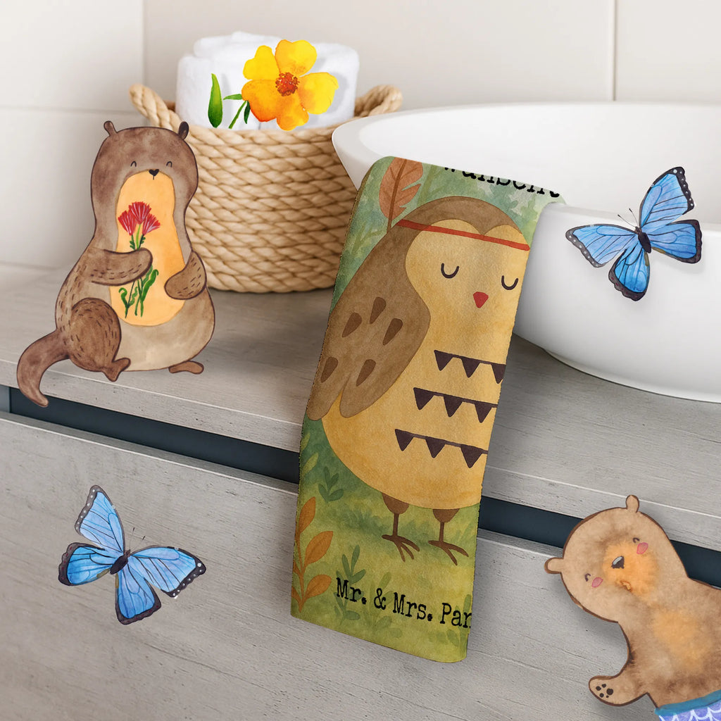 Personalisiertes Gäste Handtuch Eule Federschmuck Design Gästehandtuch Mit Namen, Personalisiertes Gästehandtuch, Gästehandtuch Schnell Trocknend Mit Wunschtext, Handtuch Gästezimmer Mit Namen, Handtuch Für Toilette Personalisiert, Gästehandtuch Nachhaltig Personalisiert, Gästehandtuch Für Hotels Mit Gravur, Gästehandtuch Grau Mit Wunschtext, Gästehandtuch Bunt Personalisiert, Gästehandtuch Saugfähig Mit Wunschtext, Gästehandtuch Klassisch Mit Wunschtext, Gästehandtuch Weich Mit Namen, Gästehandtuch Weiß Mit Namen, Gästehandtuch 30x50 Mit Name, Gästehandtuch Modern Mit Namen, Handtuch Für Gäste Mit Name, Gästehandtuch Hochwertig Personalisiert, Gästehandtuch Beige Mit Gravur, Gästehandtücher Mit Wunschtext, Gästehandtuch Pflegeleicht Mit Gravur, Gästehandtuch Baumwolle Mit Namen, Gäste-Tuch Mit Wunschtext, Gästehandtuch Mit Muster Und Name, Gästehandtuch Schwarz Mit Namen, Gästehandtuch Badezimmer Personalisiert, Kleines Handtuch Personalisiert, Handtuch Für Gäste-WC Mit Name, Gästehandtuch Strapazierfähig Mit Text, Handtuch Gästeformat Mit Gravur, Gästehandtuch Bad Mit Wunschtext, Gästehandtuch Waschbar Mit Name, Gästehandtuch Mit Bordüre Und Wunschtext, Waschhandtuch Mit Wunschtext, Gästehandtuch Set Personalisiert, Gästehandtuch Ökologisch Mit Namen, Gästehandtuch Bio Baumwolle Mit Text, Handtuch Klein Mit Namen, Eule, Federschmuck, Das Leben ist ein Abenteuer, Reisespruch, Dekoration, Owl, Eule Deko