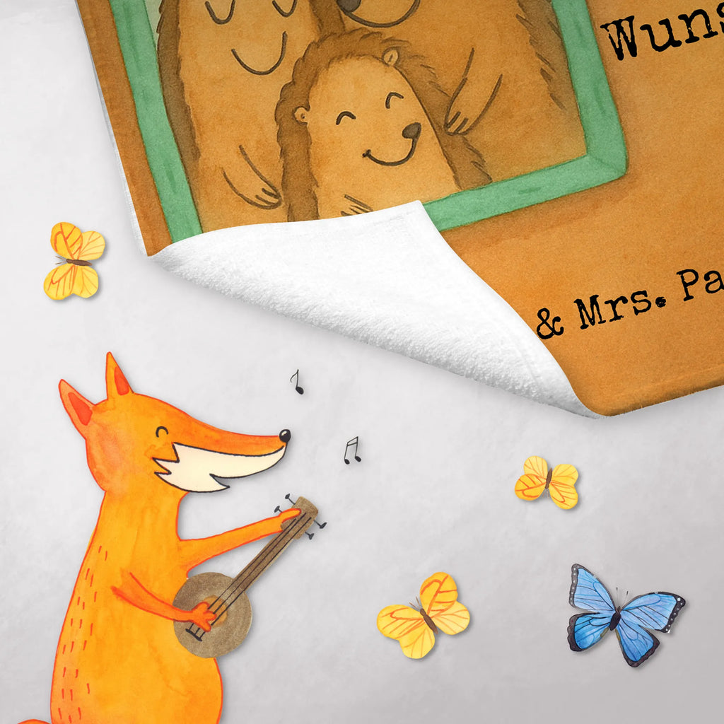 Personalisiertes Gästehandtuch Igel Familie Design Gästehandtuch Badezimmer Personalisiert, Gästehandtuch Waschbar Mit Name, Waschhandtuch Mit Wunschtext, Gästehandtuch Set Personalisiert, Personalisiertes Gästehandtuch, Gästehandtuch Weiß Mit Namen, Gästehandtuch Strapazierfähig Mit Text, Gästehandtuch Weich Mit Namen, Gästehandtuch 30x50 Mit Name, Gäste-Tuch Mit Wunschtext, Handtuch Für Toilette Personalisiert, Gästehandtuch Bunt Personalisiert, Gästehandtuch Saugfähig Mit Wunschtext, Handtuch Gästeformat Mit Gravur, Gästehandtuch Nachhaltig Personalisiert, Gästehandtuch Pflegeleicht Mit Gravur, Gästehandtücher Mit Wunschtext, Gästehandtuch Bad Mit Wunschtext, Gästehandtuch Ökologisch Mit Namen, Handtuch Für Gäste-WC Mit Name, Handtuch Für Gäste Mit Name, Handtuch Gästezimmer Mit Namen, Gästehandtuch Schnell Trocknend Mit Wunschtext, Gästehandtuch Für Hotels Mit Gravur, Gästehandtuch Mit Muster Und Name, Gästehandtuch Bio Baumwolle Mit Text, Gästehandtuch Modern Mit Namen, Kleines Handtuch Personalisiert, Gästehandtuch Mit Bordüre Und Wunschtext, Gästehandtuch Grau Mit Wunschtext, Handtuch Klein Mit Namen, Gästehandtuch Mit Namen, Gästehandtuch Schwarz Mit Namen, Gästehandtuch Beige Mit Gravur, Gästehandtuch Baumwolle Mit Namen, Gästehandtuch Klassisch Mit Wunschtext, Gästehandtuch Hochwertig Personalisiert, Familie, Vatertag, Muttertag, Bruder, Schwester, Mama, Papa, Oma, Opa, Liebe, Igel, Zusammenhalt, Bilder, Glück