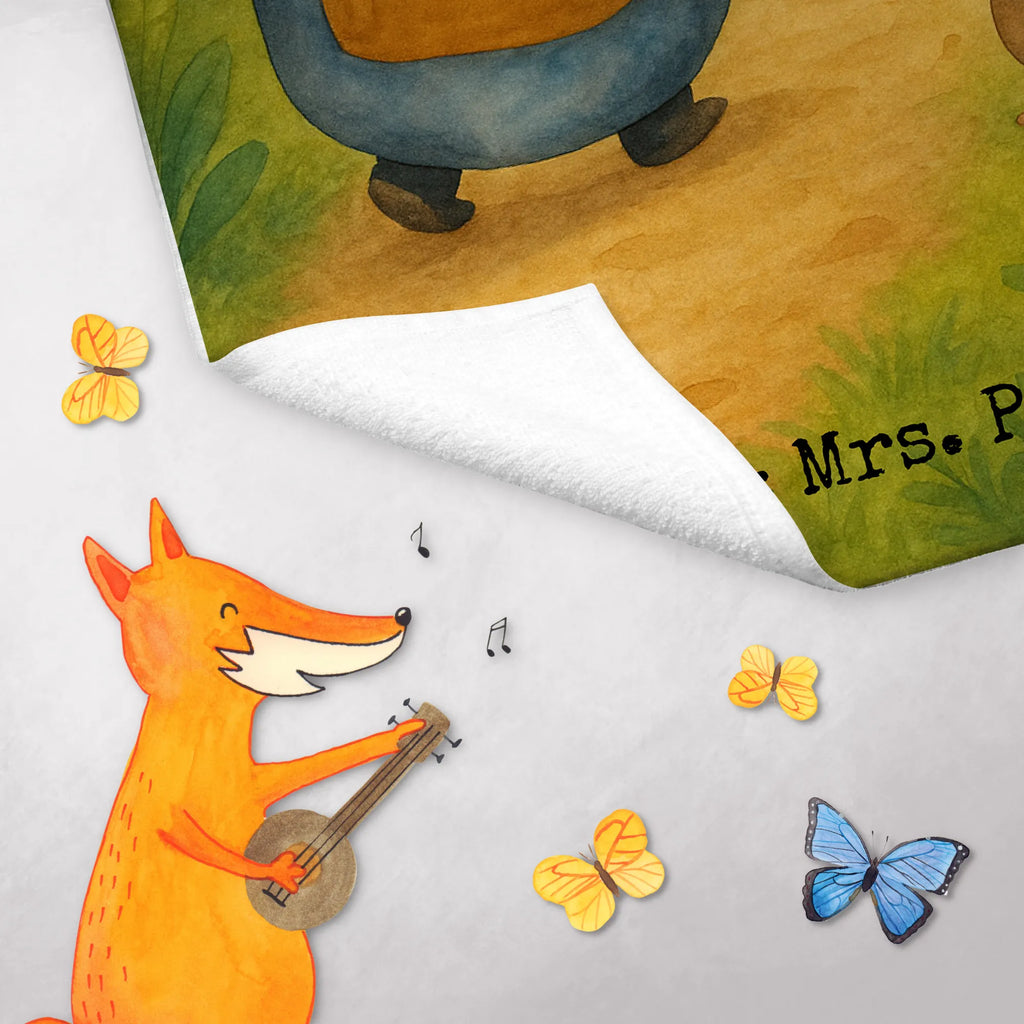 Personalisiertes Gästehandtuch Pinguin & Maus Wanderer Design Gästehandtuch Bunt Personalisiert, Gästehandtuch Nachhaltig Personalisiert, Gästehandtuch Waschbar Mit Name, Gästehandtuch Badezimmer Personalisiert, Personalisiertes Gästehandtuch, Gäste-Tuch Mit Wunschtext, Handtuch Klein Mit Namen, Gästehandtuch Baumwolle Mit Namen, Handtuch Für Gäste Mit Name, Gästehandtuch Set Personalisiert, Gästehandtuch Strapazierfähig Mit Text, Gästehandtuch Mit Namen, Gästehandtuch Weich Mit Namen, Gästehandtuch Mit Bordüre Und Wunschtext, Gästehandtuch Weiß Mit Namen, Gästehandtuch Bio Baumwolle Mit Text, Gästehandtuch Mit Muster Und Name, Waschhandtuch Mit Wunschtext, Gästehandtuch Pflegeleicht Mit Gravur, Gästehandtuch Schnell Trocknend Mit Wunschtext, Gästehandtuch Bad Mit Wunschtext, Gästehandtuch Grau Mit Wunschtext, Gästehandtuch Saugfähig Mit Wunschtext, Handtuch Für Gäste-WC Mit Name, Gästehandtuch Ökologisch Mit Namen, Handtuch Für Toilette Personalisiert, Gästehandtücher Mit Wunschtext, Handtuch Gästeformat Mit Gravur, Gästehandtuch Beige Mit Gravur, Gästehandtuch Für Hotels Mit Gravur, Gästehandtuch Schwarz Mit Namen, Kleines Handtuch Personalisiert, Gästehandtuch Hochwertig Personalisiert, Gästehandtuch Klassisch Mit Wunschtext, Gästehandtuch Modern Mit Namen, Handtuch Gästezimmer Mit Namen, Gästehandtuch 30x50 Mit Name, Pinguin, wandern, Pinguine, Wanderlust, Roadtrip, Ausflug, Abenteurer, Abenteuer