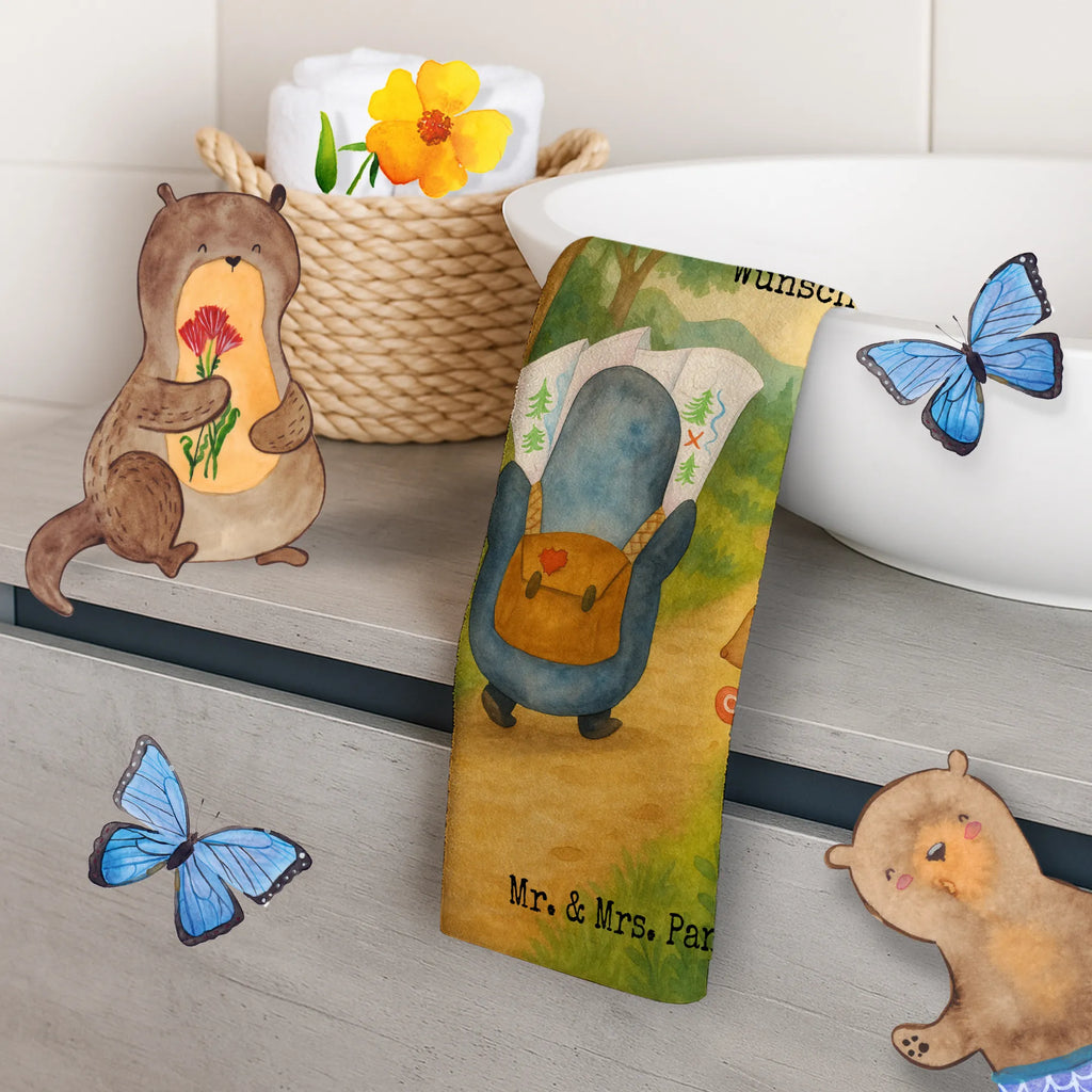 Personalisiertes Gästehandtuch Pinguin & Maus Wanderer Design Gästehandtuch Bunt Personalisiert, Gästehandtuch Nachhaltig Personalisiert, Gästehandtuch Waschbar Mit Name, Gästehandtuch Badezimmer Personalisiert, Personalisiertes Gästehandtuch, Gäste-Tuch Mit Wunschtext, Handtuch Klein Mit Namen, Gästehandtuch Baumwolle Mit Namen, Handtuch Für Gäste Mit Name, Gästehandtuch Set Personalisiert, Gästehandtuch Strapazierfähig Mit Text, Gästehandtuch Mit Namen, Gästehandtuch Weich Mit Namen, Gästehandtuch Mit Bordüre Und Wunschtext, Gästehandtuch Weiß Mit Namen, Gästehandtuch Bio Baumwolle Mit Text, Gästehandtuch Mit Muster Und Name, Waschhandtuch Mit Wunschtext, Gästehandtuch Pflegeleicht Mit Gravur, Gästehandtuch Schnell Trocknend Mit Wunschtext, Gästehandtuch Bad Mit Wunschtext, Gästehandtuch Grau Mit Wunschtext, Gästehandtuch Saugfähig Mit Wunschtext, Handtuch Für Gäste-WC Mit Name, Gästehandtuch Ökologisch Mit Namen, Handtuch Für Toilette Personalisiert, Gästehandtücher Mit Wunschtext, Handtuch Gästeformat Mit Gravur, Gästehandtuch Beige Mit Gravur, Gästehandtuch Für Hotels Mit Gravur, Gästehandtuch Schwarz Mit Namen, Kleines Handtuch Personalisiert, Gästehandtuch Hochwertig Personalisiert, Gästehandtuch Klassisch Mit Wunschtext, Gästehandtuch Modern Mit Namen, Handtuch Gästezimmer Mit Namen, Gästehandtuch 30x50 Mit Name, Pinguin, wandern, Pinguine, Wanderlust, Roadtrip, Ausflug, Abenteurer, Abenteuer