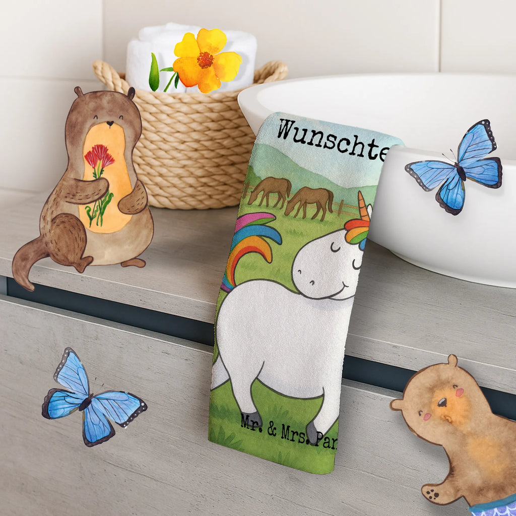Personalisiertes Gästehandtuch Einhorn Stolzieren Design Gästehandtuch Weiß Mit Namen, Gästehandtuch Mit Muster Und Name, Gästehandtuch Für Hotels Mit Gravur, Gästehandtuch Bio Baumwolle Mit Text, Gästehandtuch Baumwolle Mit Namen, Gästehandtuch Grau Mit Wunschtext, Gästehandtuch Pflegeleicht Mit Gravur, Handtuch Für Toilette Personalisiert, Gästehandtuch Beige Mit Gravur, Handtuch Für Gäste Mit Name, Gästehandtuch Weich Mit Namen, Gästehandtuch Schnell Trocknend Mit Wunschtext, Handtuch Für Gäste-WC Mit Name, Gästehandtuch Bunt Personalisiert, Gästehandtuch Bad Mit Wunschtext, Handtuch Gästeformat Mit Gravur, Gästehandtuch Mit Namen, Personalisiertes Gästehandtuch, Waschhandtuch Mit Wunschtext, Handtuch Klein Mit Namen, Gästehandtuch Ökologisch Mit Namen, Gästehandtuch 30x50 Mit Name, Gästehandtuch Schwarz Mit Namen, Gästehandtuch Strapazierfähig Mit Text, Gäste-Tuch Mit Wunschtext, Gästehandtuch Hochwertig Personalisiert, Gästehandtuch Modern Mit Namen, Gästehandtuch Waschbar Mit Name, Gästehandtuch Saugfähig Mit Wunschtext, Gästehandtuch Set Personalisiert, Gästehandtuch Badezimmer Personalisiert, Gästehandtuch Klassisch Mit Wunschtext, Gästehandtuch Nachhaltig Personalisiert, Handtuch Gästezimmer Mit Namen, Gästehandtuch Mit Bordüre Und Wunschtext, Kleines Handtuch Personalisiert, Gästehandtücher Mit Wunschtext, Einhorn, Einhörner, Einhorn Deko, Unicorn, Geschenk, Reiter, anders, bunt, Pferd, Freundin, stolz, Reiten
