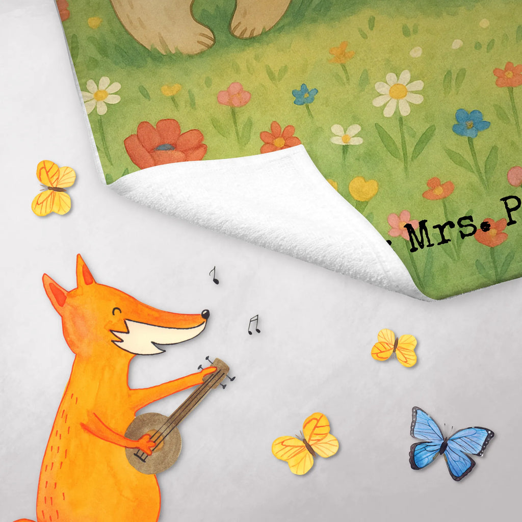 Personalisiertes Gästehandtuch Bären mit Blumenkranz Design Gästehandtuch Nachhaltig Personalisiert, Personalisiertes Gästehandtuch, Gästehandtuch Modern Mit Namen, Gästehandtuch Hochwertig Personalisiert, Gästehandtuch Badezimmer Personalisiert, Gästehandtuch Pflegeleicht Mit Gravur, Gästehandtuch Baumwolle Mit Namen, Gästehandtuch Klassisch Mit Wunschtext, Handtuch Gästeformat Mit Gravur, Gästehandtuch Grau Mit Wunschtext, Gästehandtuch Schnell Trocknend Mit Wunschtext, Handtuch Für Toilette Personalisiert, Handtuch Für Gäste-WC Mit Name, Gästehandtuch 30x50 Mit Name, Kleines Handtuch Personalisiert, Gästehandtuch Strapazierfähig Mit Text, Waschhandtuch Mit Wunschtext, Gästehandtuch Schwarz Mit Namen, Handtuch Gästezimmer Mit Namen, Gästehandtuch Ökologisch Mit Namen, Handtuch Klein Mit Namen, Gästehandtuch Weich Mit Namen, Gästehandtuch Saugfähig Mit Wunschtext, Gäste-Tuch Mit Wunschtext, Gästehandtuch Mit Namen, Gästehandtuch Mit Muster Und Name, Gästehandtuch Bunt Personalisiert, Gästehandtuch Für Hotels Mit Gravur, Gästehandtuch Weiß Mit Namen, Gästehandtuch Set Personalisiert, Gästehandtuch Beige Mit Gravur, Handtuch Für Gäste Mit Name, Gästehandtuch Waschbar Mit Name, Gästehandtuch Bio Baumwolle Mit Text, Gästehandtuch Mit Bordüre Und Wunschtext, Gästehandtücher Mit Wunschtext, Gästehandtuch Bad Mit Wunschtext, Familie, Vatertag, Muttertag, Bruder, Schwester, Mama, Papa, Oma, Opa, Kind, Lieblingsmensch, Mutter, Tochter, Bär, Kinder, Mutti, beste Mutter, Vorbild, Geschenk Mama. Muttertag, Family, weltbeste Mama, Lieblingsmama, Töchter, Bären, Mami