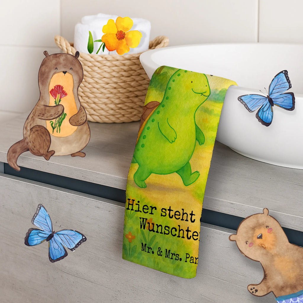 Personalisiertes Gästehandtuch Schildkröte Pfeifen Design Handtuch Für Toilette Personalisiert, Gästehandtuch Für Hotels Mit Gravur, Handtuch Gästezimmer Mit Namen, Gästehandtuch Saugfähig Mit Wunschtext, Gästehandtuch Hochwertig Personalisiert, Gästehandtuch Bunt Personalisiert, Gästehandtuch Mit Bordüre Und Wunschtext, Gästehandtuch Weiß Mit Namen, Gästehandtuch Strapazierfähig Mit Text, Gästehandtuch 30x50 Mit Name, Gästehandtuch Modern Mit Namen, Handtuch Für Gäste Mit Name, Gästehandtuch Nachhaltig Personalisiert, Gästehandtuch Badezimmer Personalisiert, Handtuch Für Gäste-WC Mit Name, Gästehandtuch Schnell Trocknend Mit Wunschtext, Gästehandtuch Schwarz Mit Namen, Gästehandtuch Bad Mit Wunschtext, Gästehandtuch Baumwolle Mit Namen, Gästehandtuch Bio Baumwolle Mit Text, Kleines Handtuch Personalisiert, Handtuch Klein Mit Namen, Gästehandtuch Set Personalisiert, Gästehandtuch Beige Mit Gravur, Gästehandtuch Waschbar Mit Name, Gästehandtuch Mit Namen, Gästehandtuch Weich Mit Namen, Gästehandtücher Mit Wunschtext, Gästehandtuch Pflegeleicht Mit Gravur, Gästehandtuch Klassisch Mit Wunschtext, Gästehandtuch Mit Muster Und Name, Waschhandtuch Mit Wunschtext, Gästehandtuch Ökologisch Mit Namen, Personalisiertes Gästehandtuch, Gästehandtuch Grau Mit Wunschtext, Gäste-Tuch Mit Wunschtext, Handtuch Gästeformat Mit Gravur, Schildkröte, Schildkröten, Glück, Depression, fröhlich, Trennung, Motivation, Lebensfreude, Schildi, Neuanfang