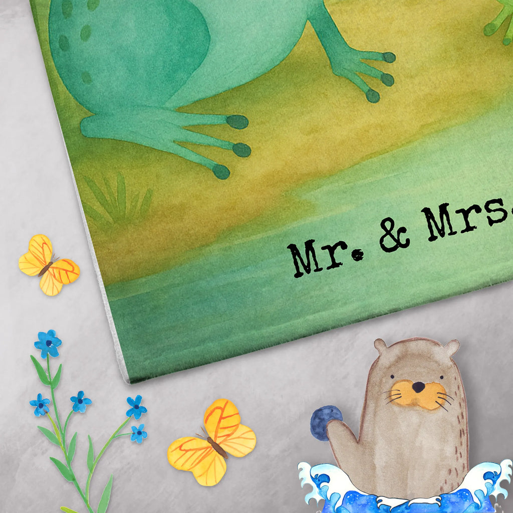 Personalisiertes Gästehandtuch Frosch Liebe Design Handtuch Für Gäste Mit Name, Gästehandtuch Bio Baumwolle Mit Text, Gästehandtuch Mit Muster Und Name, Handtuch Für Toilette Personalisiert, Gästehandtuch Set Personalisiert, Gästehandtuch Pflegeleicht Mit Gravur, Gästehandtuch Waschbar Mit Name, Gästehandtuch Ökologisch Mit Namen, Gästehandtuch Weich Mit Namen, Kleines Handtuch Personalisiert, Gästehandtuch Mit Bordüre Und Wunschtext, Gästehandtuch Für Hotels Mit Gravur, Gästehandtuch Hochwertig Personalisiert, Gästehandtuch Schnell Trocknend Mit Wunschtext, Handtuch Gästezimmer Mit Namen, Gästehandtuch Modern Mit Namen, Gästehandtuch Schwarz Mit Namen, Gästehandtuch Strapazierfähig Mit Text, Personalisiertes Gästehandtuch, Gästehandtuch Grau Mit Wunschtext, Gästehandtuch Klassisch Mit Wunschtext, Gästehandtücher Mit Wunschtext, Handtuch Gästeformat Mit Gravur, Gäste-Tuch Mit Wunschtext, Gästehandtuch Badezimmer Personalisiert, Gästehandtuch Baumwolle Mit Namen, Gästehandtuch Bad Mit Wunschtext, Gästehandtuch Nachhaltig Personalisiert, Gästehandtuch Mit Namen, Gästehandtuch Saugfähig Mit Wunschtext, Waschhandtuch Mit Wunschtext, Gästehandtuch Weiß Mit Namen, Handtuch Für Gäste-WC Mit Name, Handtuch Klein Mit Namen, Gästehandtuch Bunt Personalisiert, Gästehandtuch Beige Mit Gravur, Gästehandtuch 30x50 Mit Name, Liebe, Partner, Freund, Freundin, Ehemann, Ehefrau, Heiraten, Verlobung, Heiratsantrag, Liebesgeschenk, Jahrestag, Hocheitstag, Verliebt, Froschkönig, Fröschchen, Liebesbeweis, Hochzeitstag, Frösche, Geschenk Freund, Frosch, Verheiratet, Verlobt, Geschenk Hochzeit, Geschenk Freundin